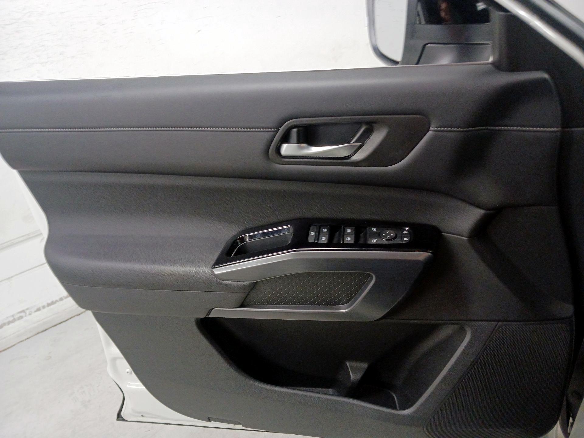 Thumbnail: 2023 Nissan Pathfinder - 12
