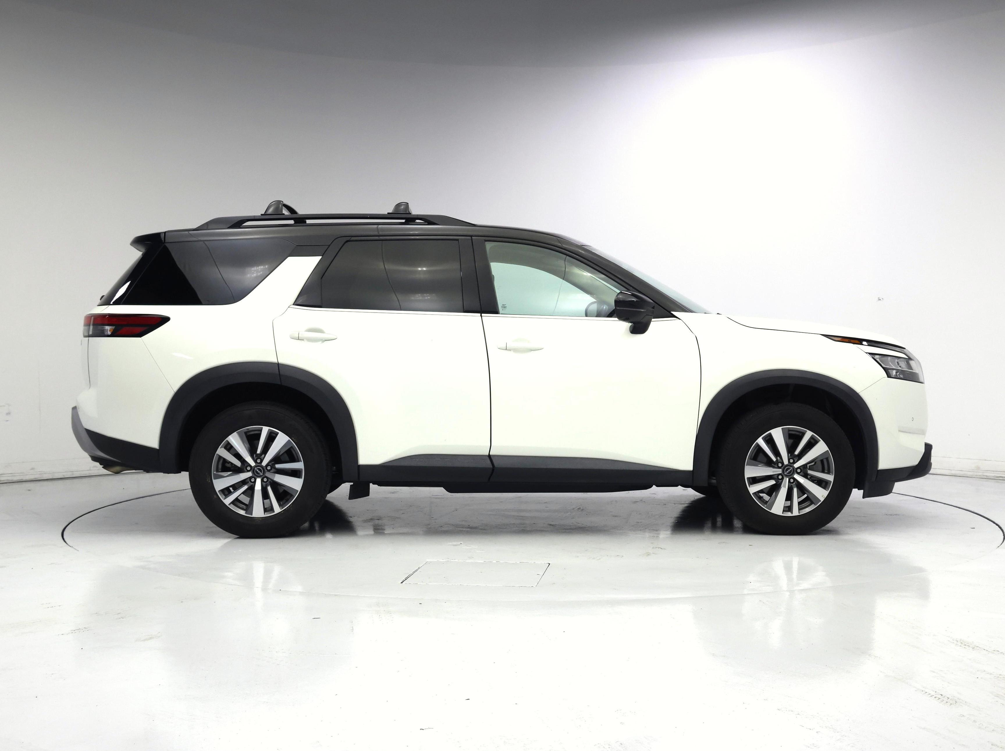 Thumbnail: 2023 Nissan Pathfinder - 7