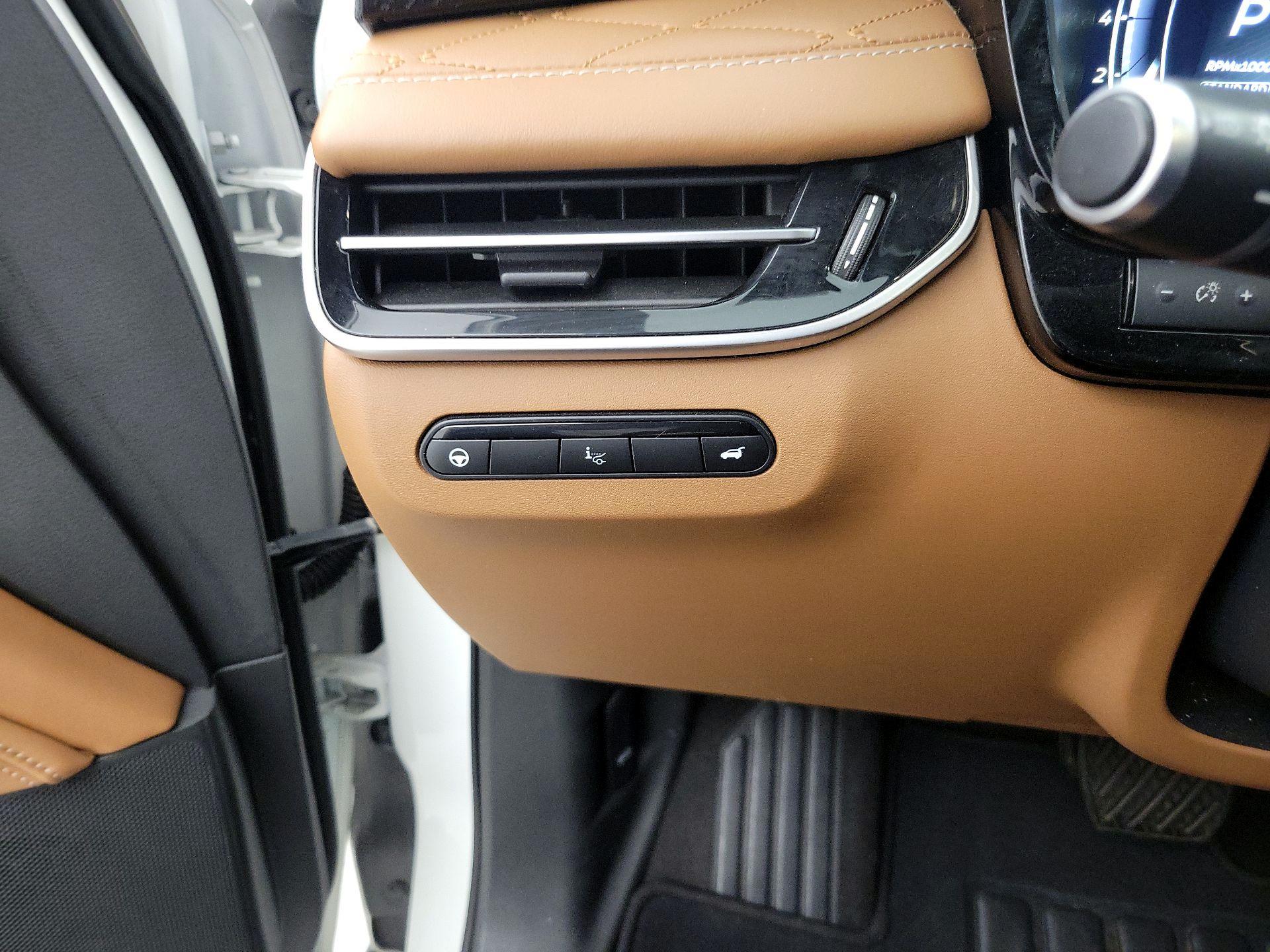 Thumbnail: 2023 INFINITI QX60 - 13