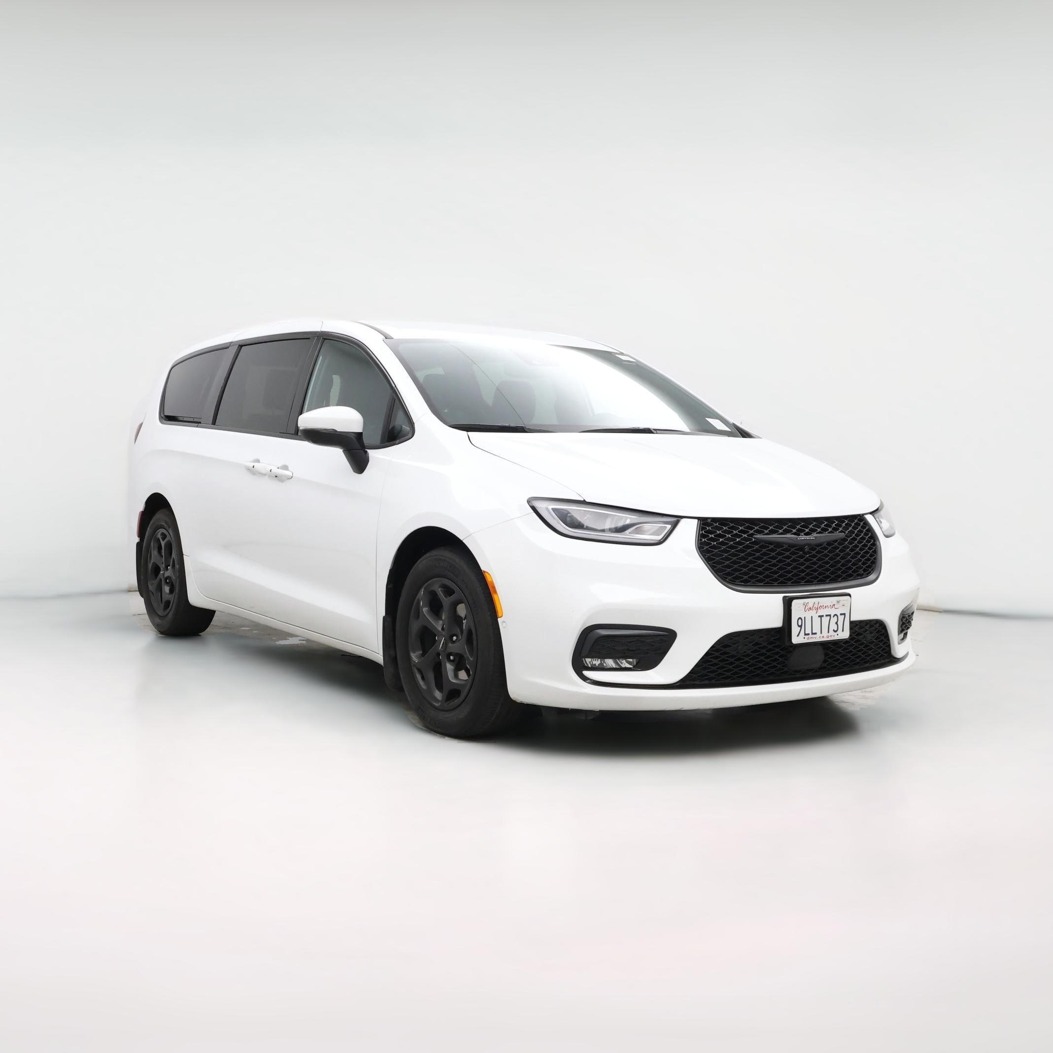 Thumbnail: 2023 Chrysler Pacifica - 1
