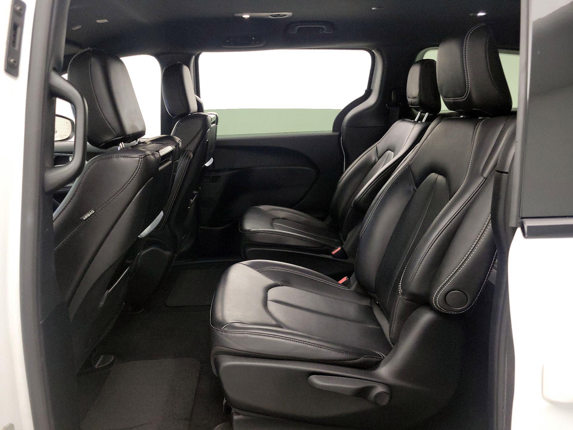 Thumbnail: 2023 Chrysler Pacifica - 20