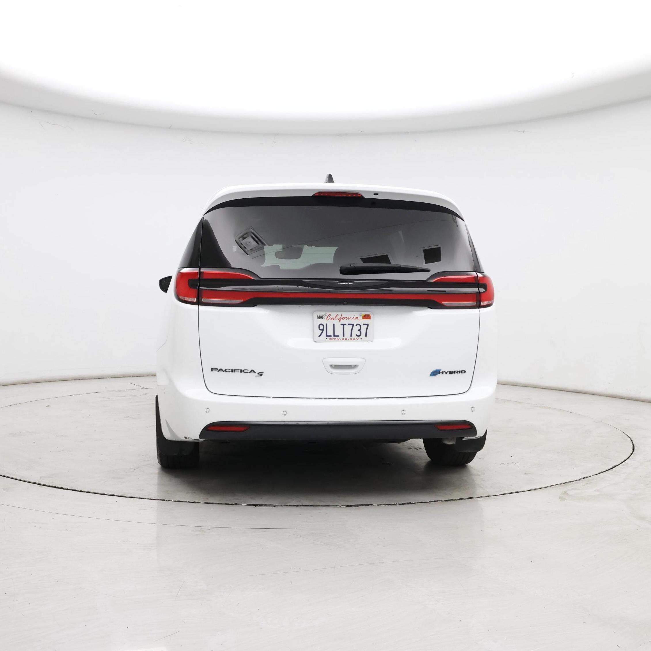 Thumbnail: 2023 Chrysler Pacifica - 6
