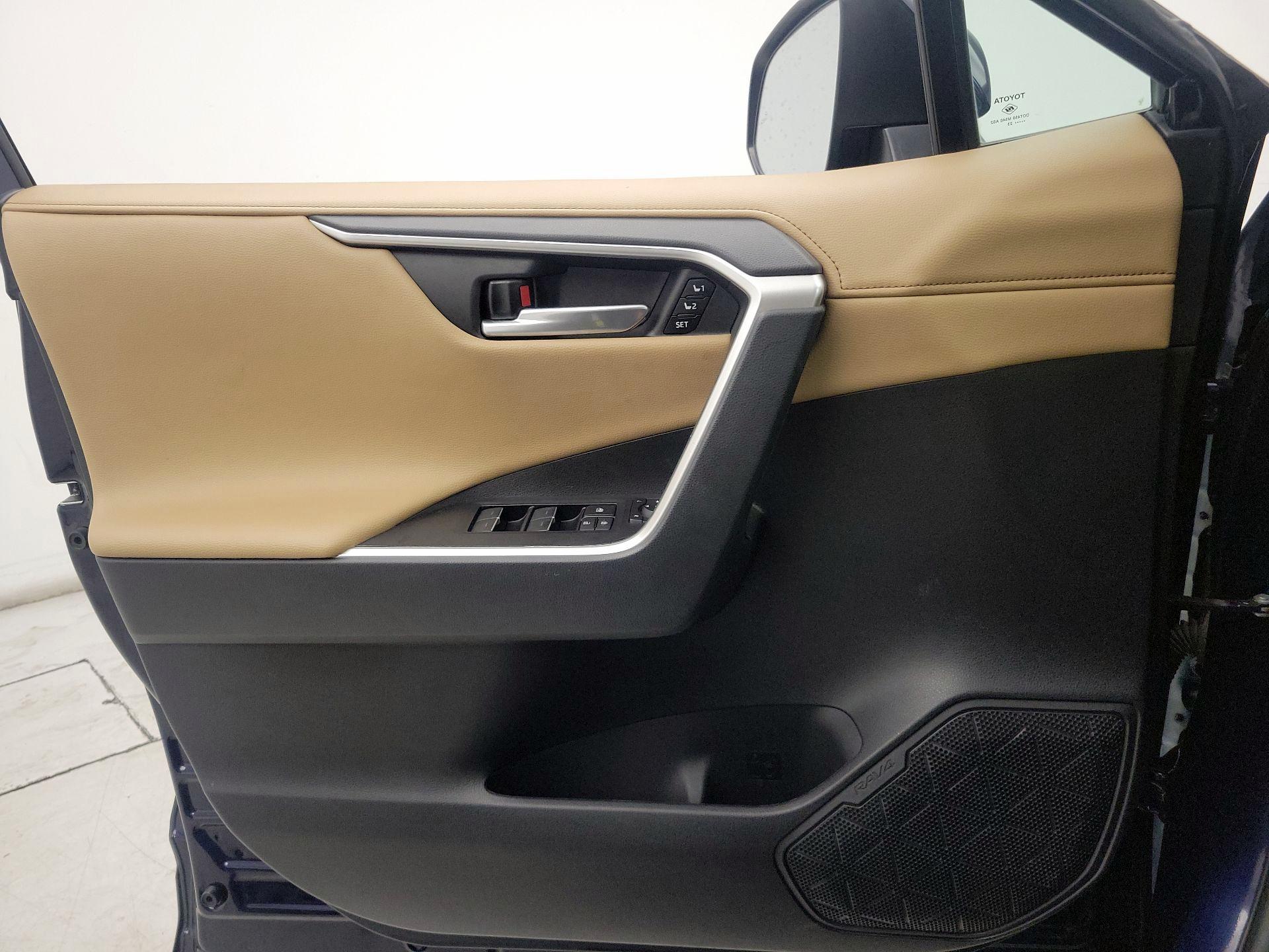 Thumbnail: 2023 Toyota RAV4 - 12