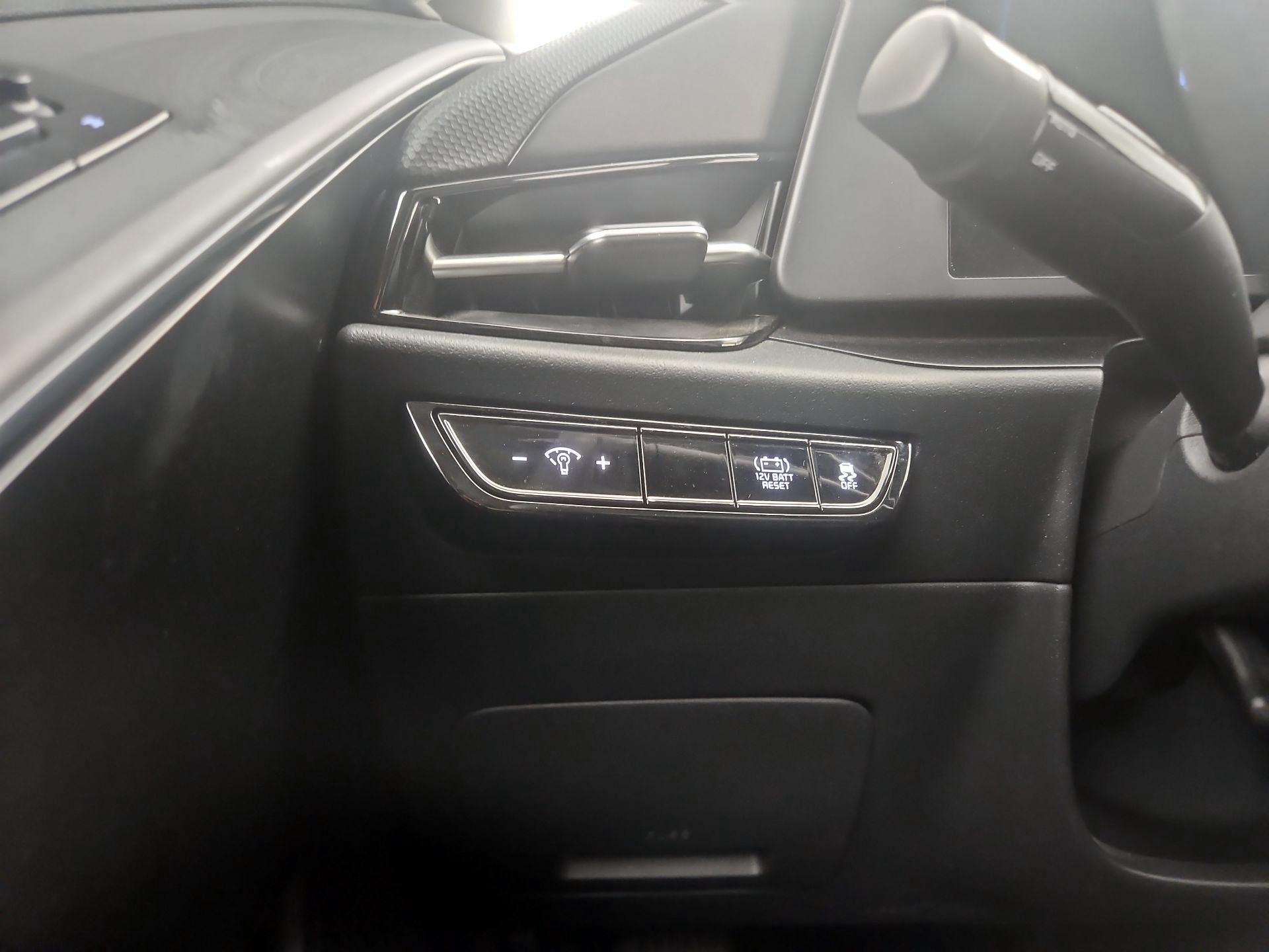 Thumbnail: 2025 Kia Niro - 13