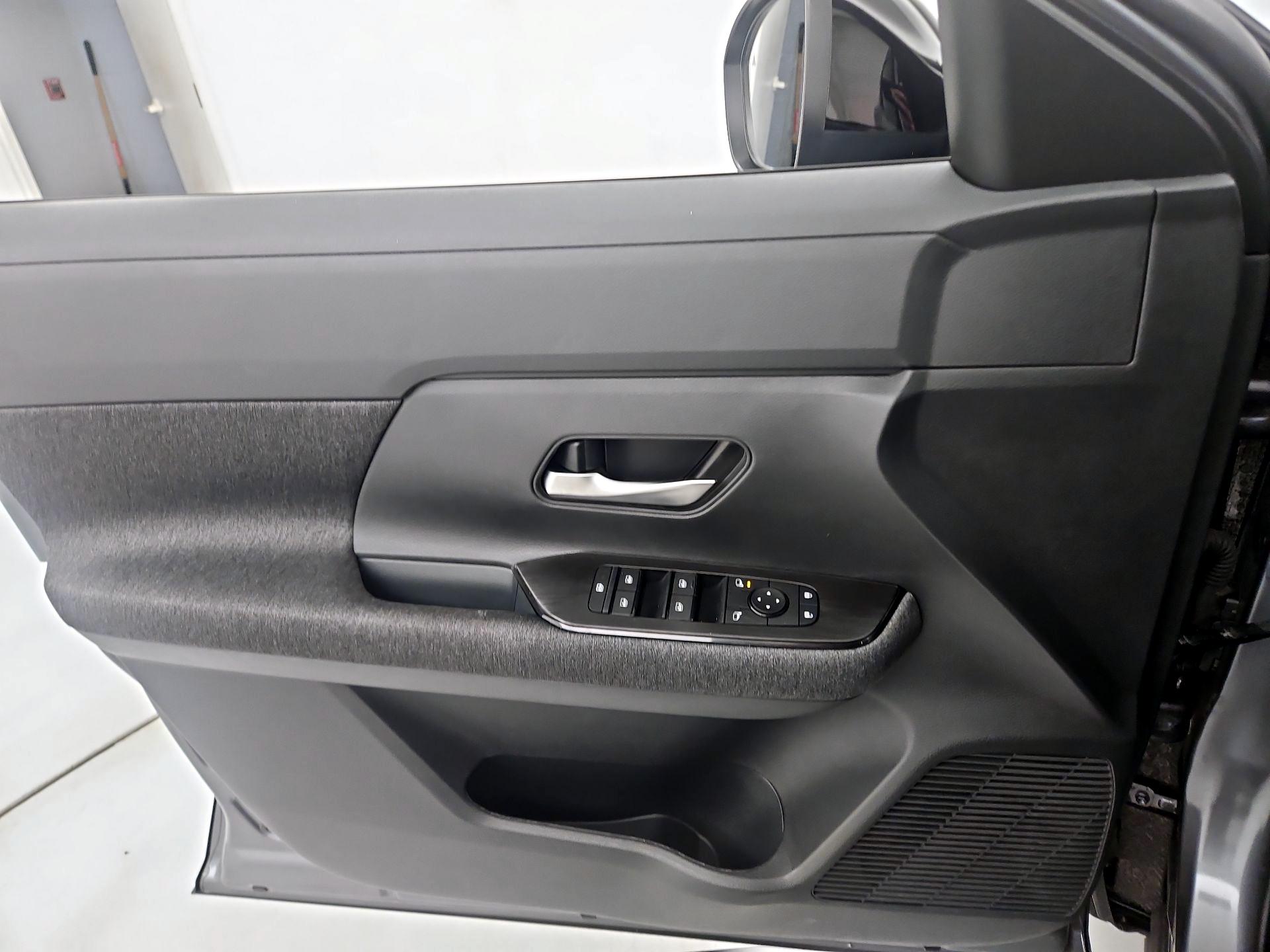 Thumbnail: 2026 Nissan Kicks - 12