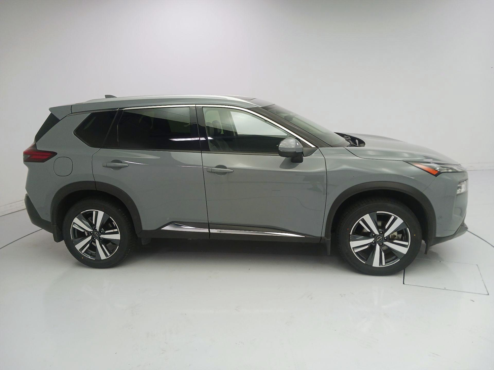 Thumbnail: 2023 Nissan Rogue - 4