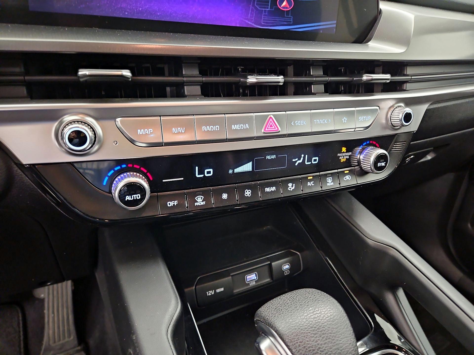 Thumbnail: 2023 Kia Telluride - 14
