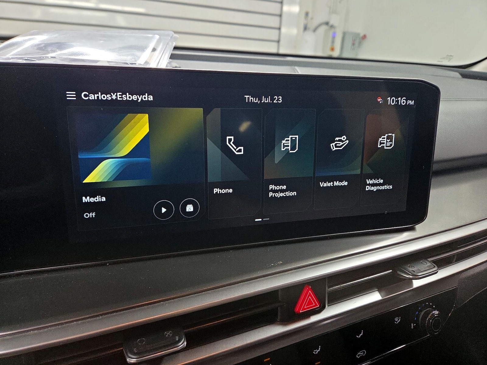 2024 Kia Sorento LX - Photo 14