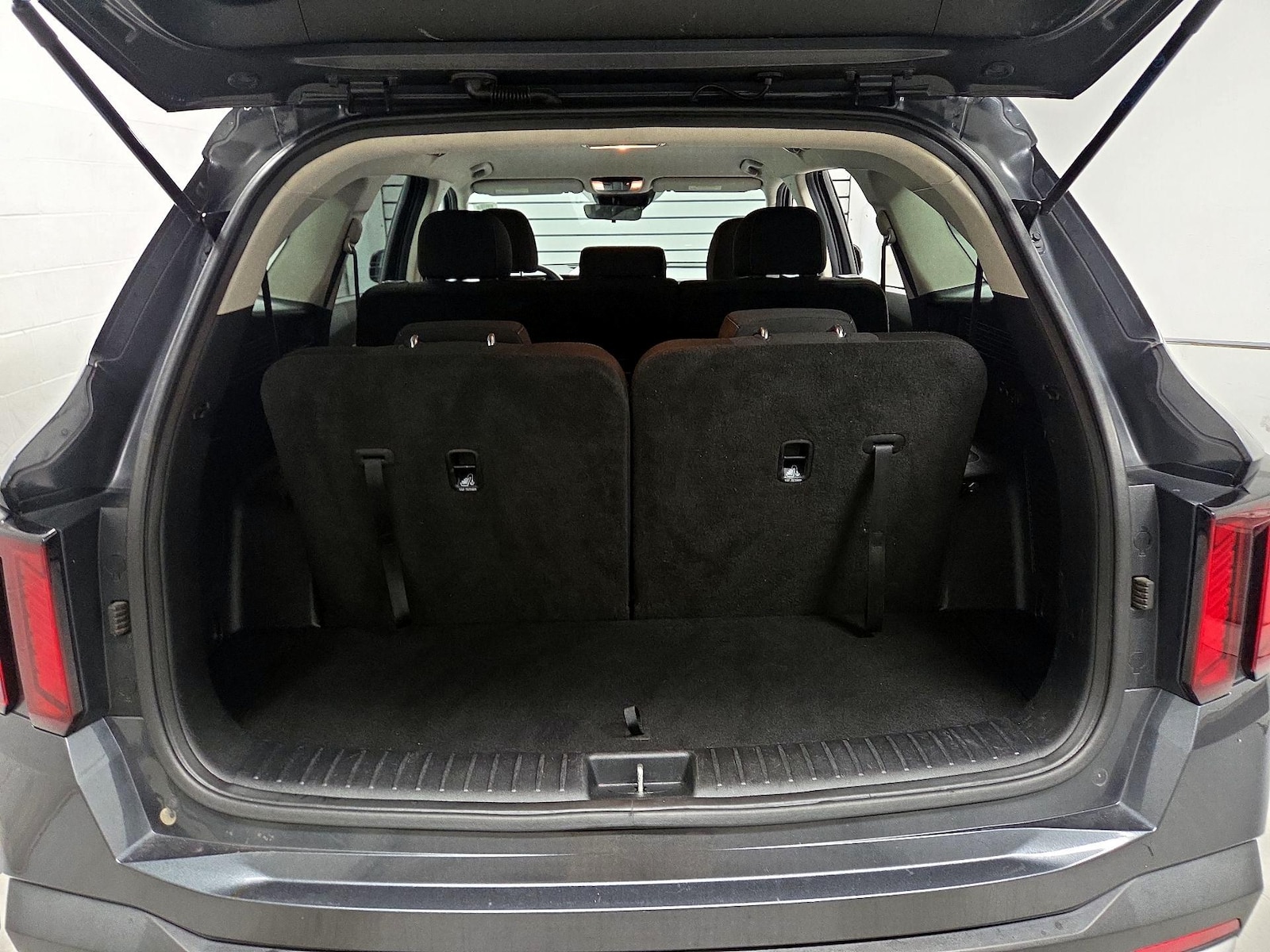 2024 Kia Sorento LX - Photo 17