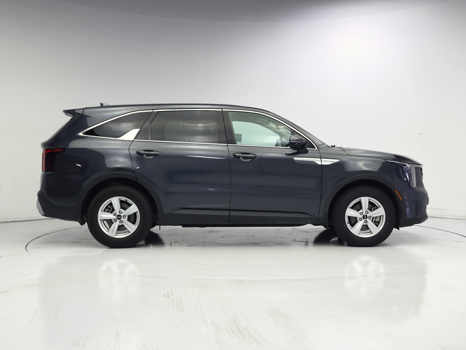 2024 Kia Sorento LX - Photo 8