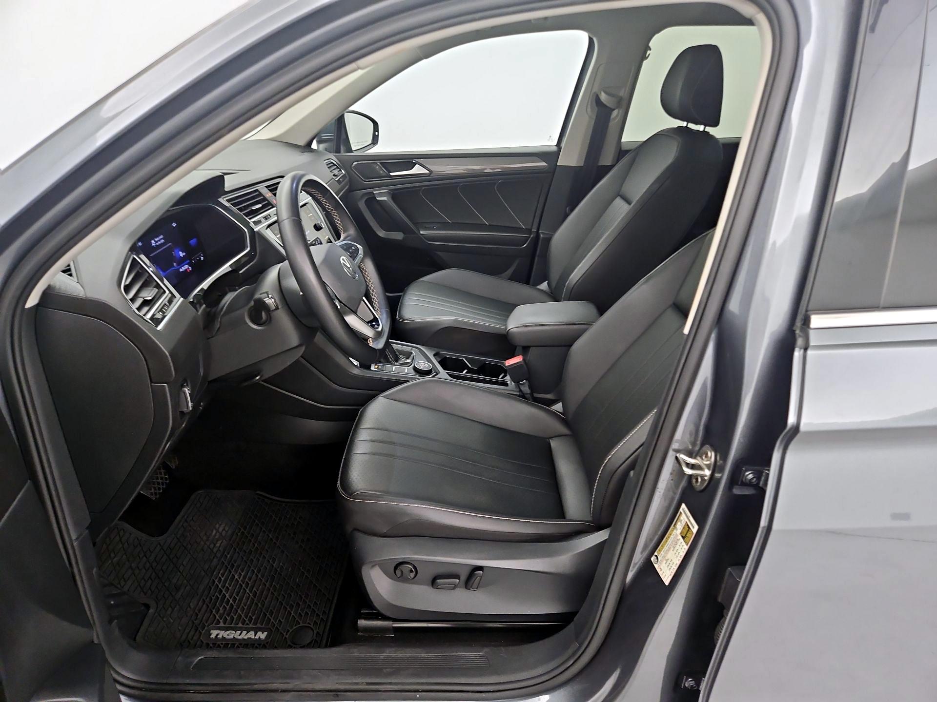 Thumbnail: 2022 Volkswagen Tiguan - 11