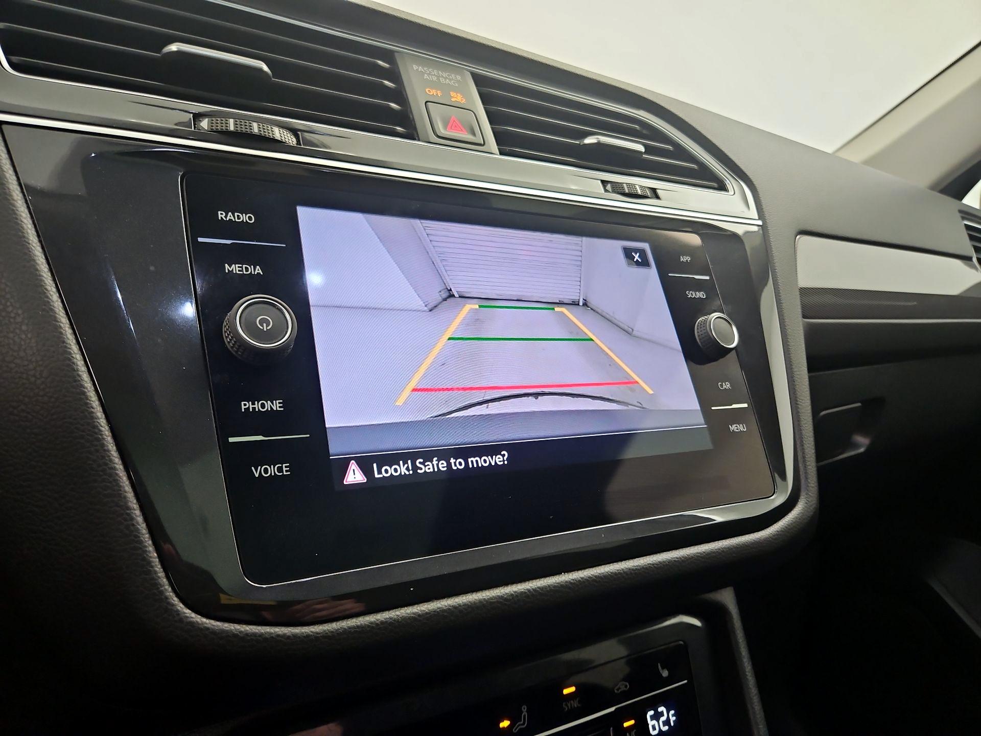 Thumbnail: 2022 Volkswagen Tiguan - 15