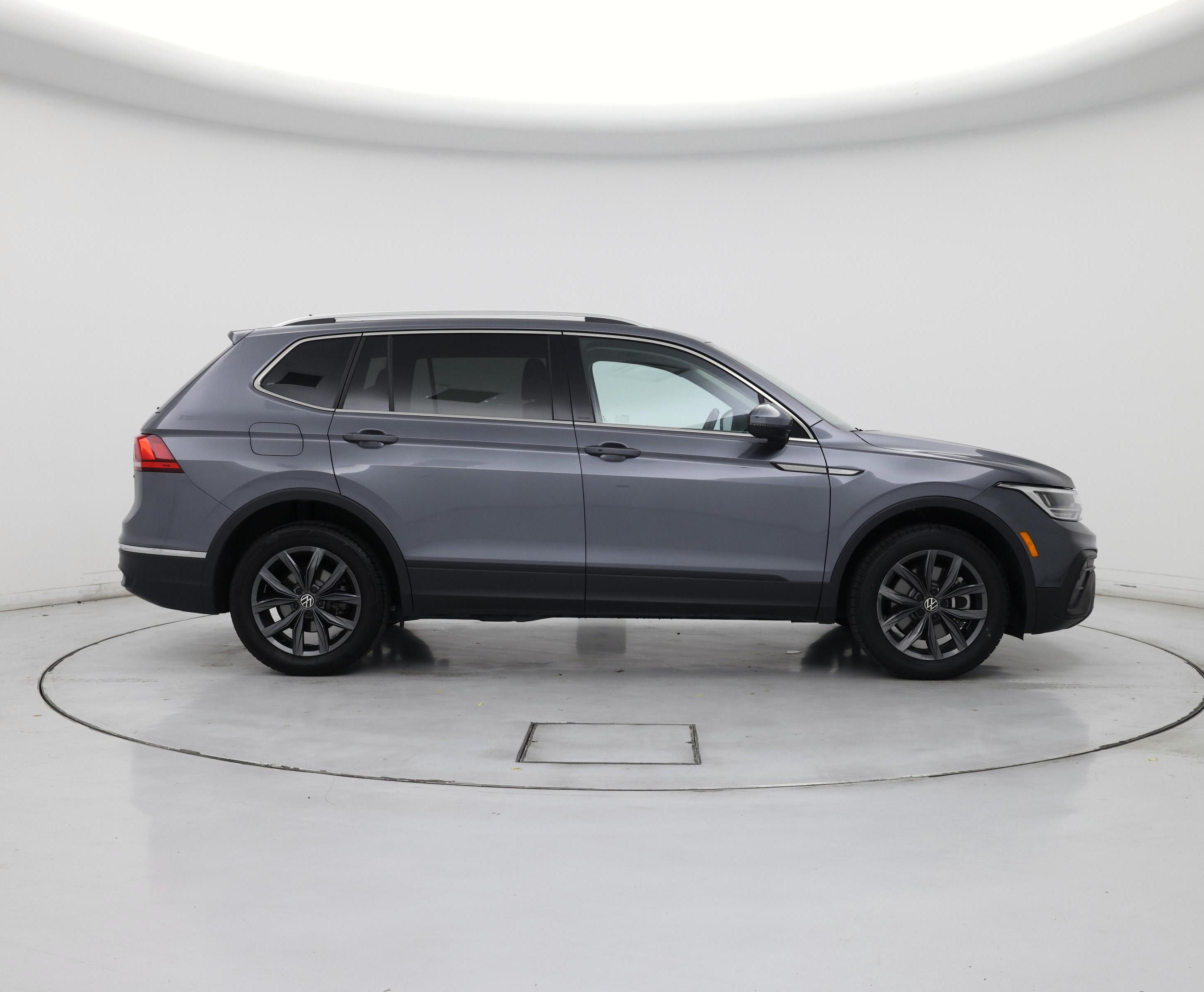 Thumbnail: 2022 Volkswagen Tiguan - 7
