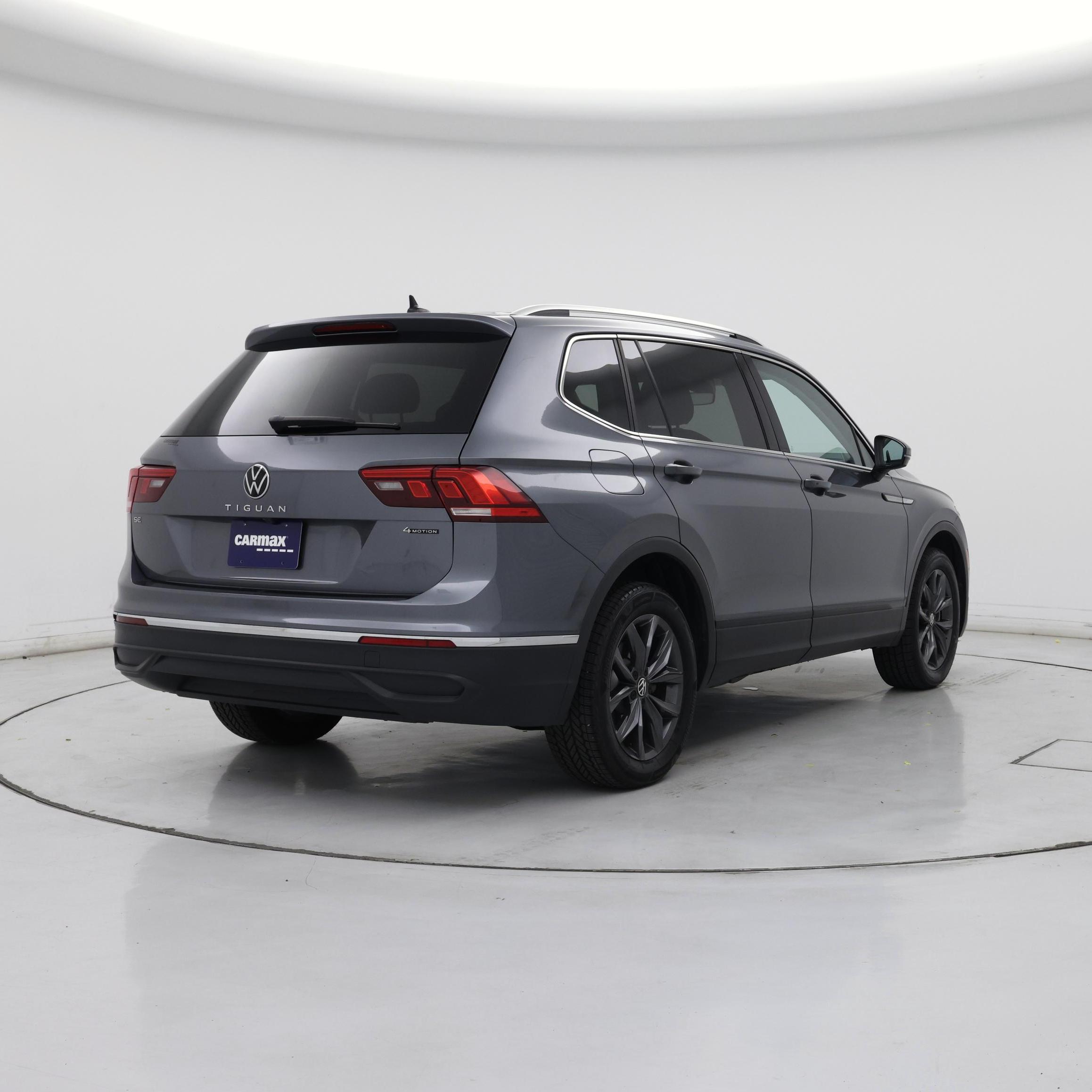 Thumbnail: 2022 Volkswagen Tiguan - 8