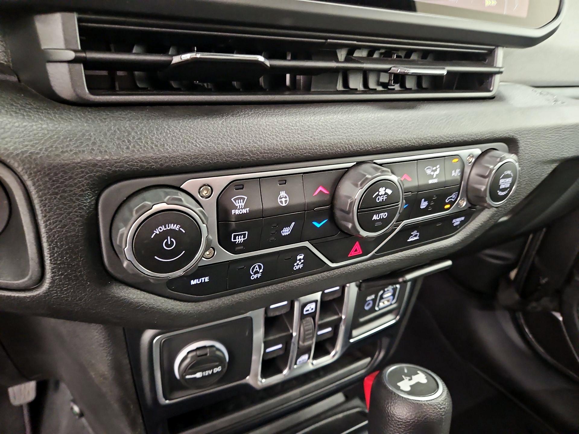 Thumbnail: 2024 Jeep Wrangler - 16