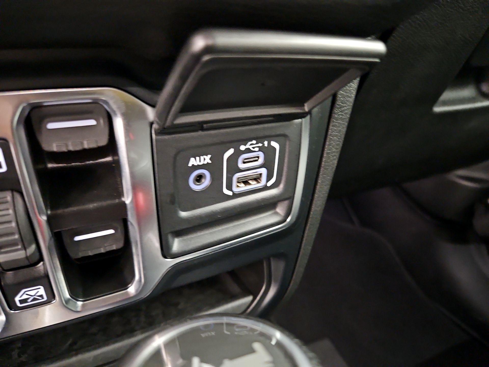 Thumbnail: 2024 Jeep Wrangler - 18