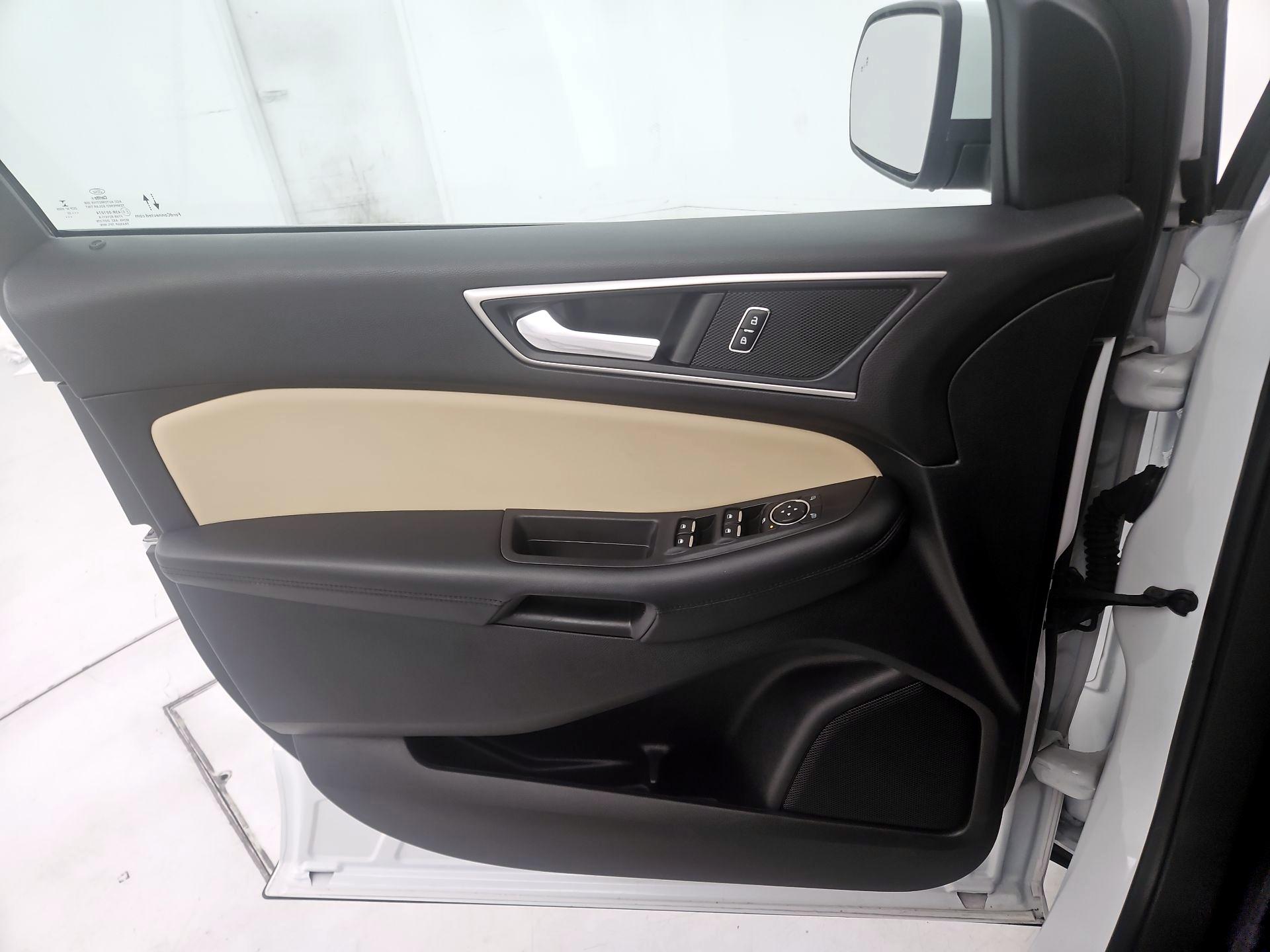Thumbnail: 2022 Ford Edge - 12