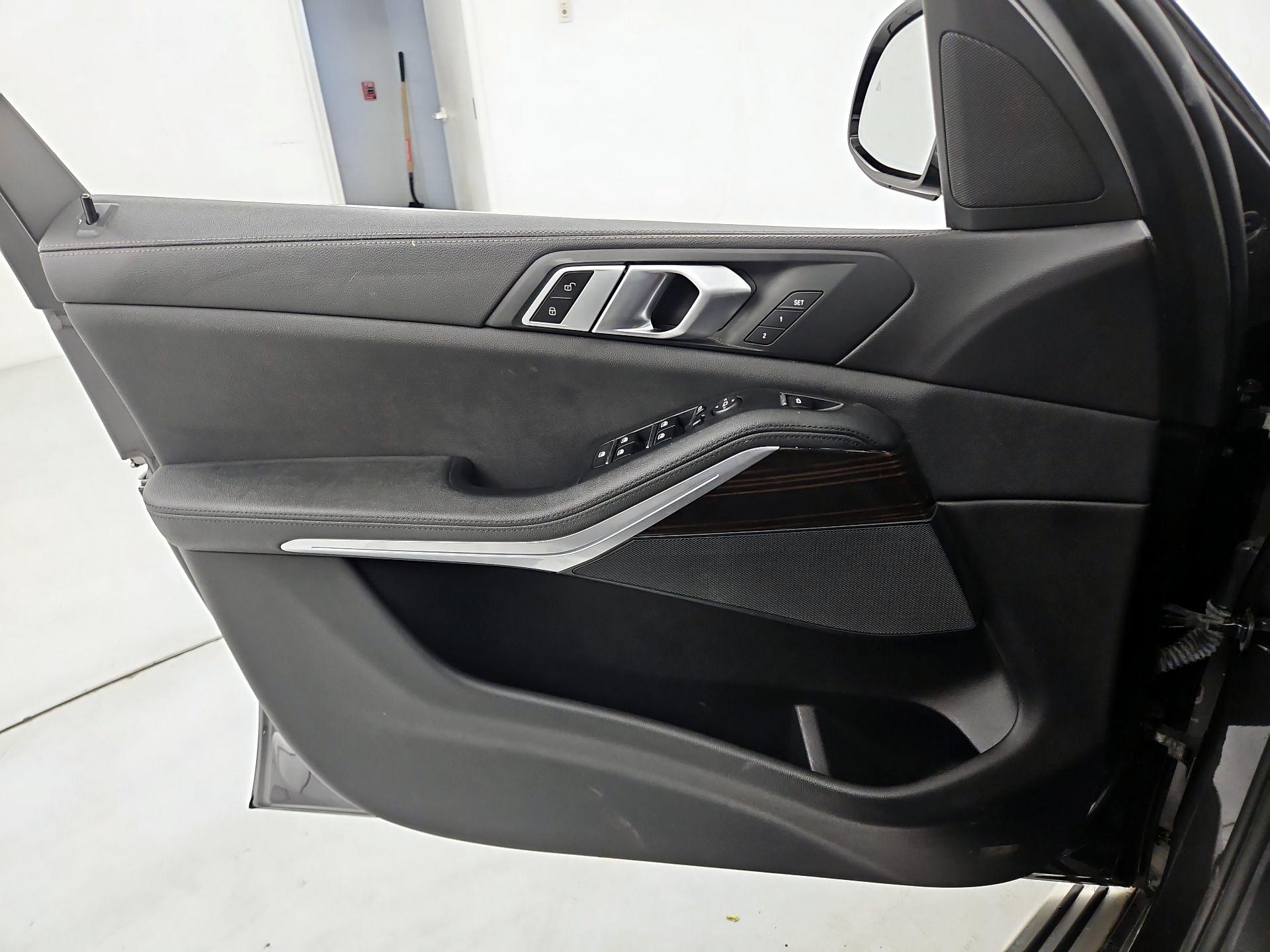 Thumbnail: 2021 BMW X5 - 12