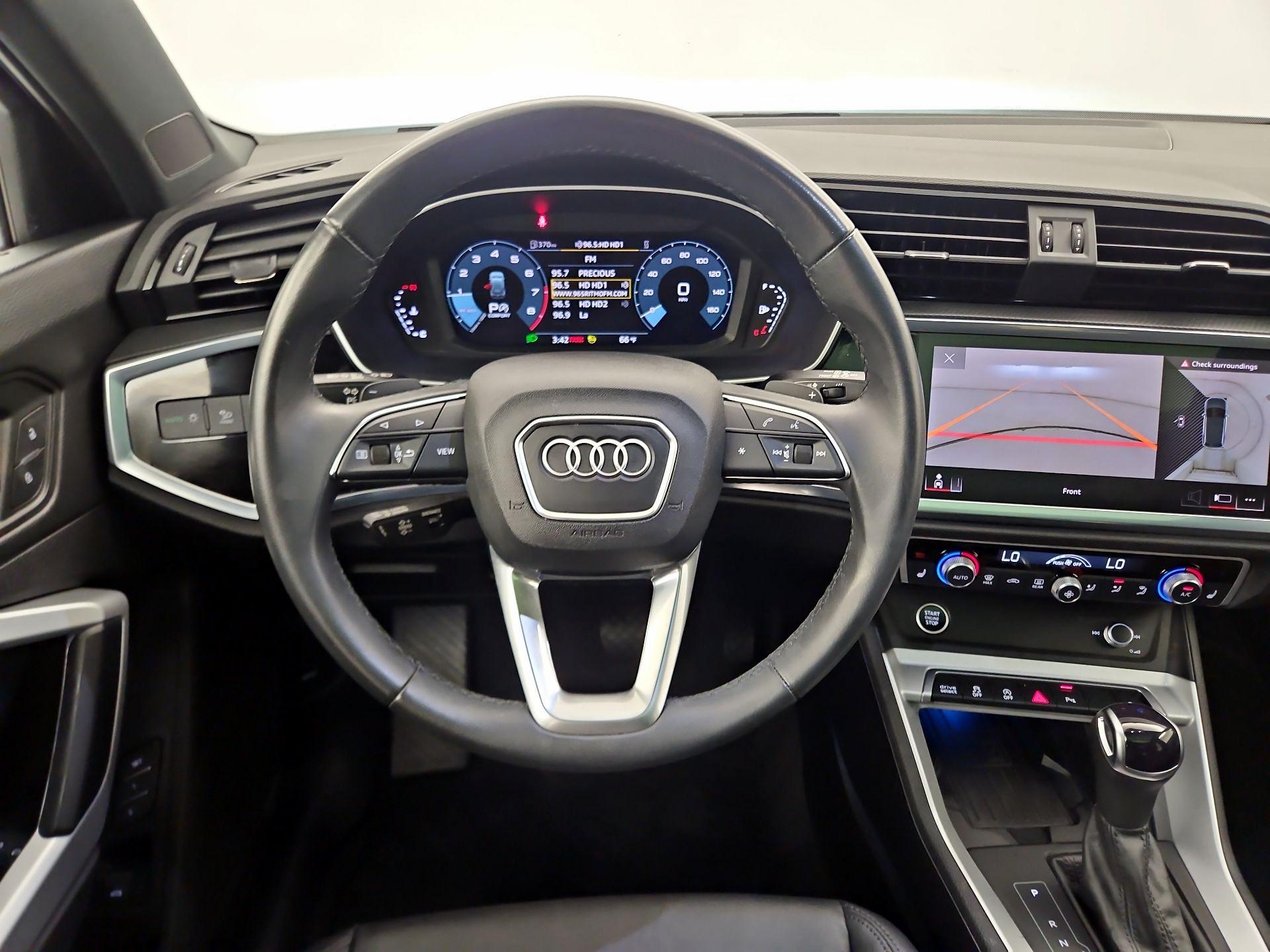 Thumbnail: 2023 Audi Q3 - 10