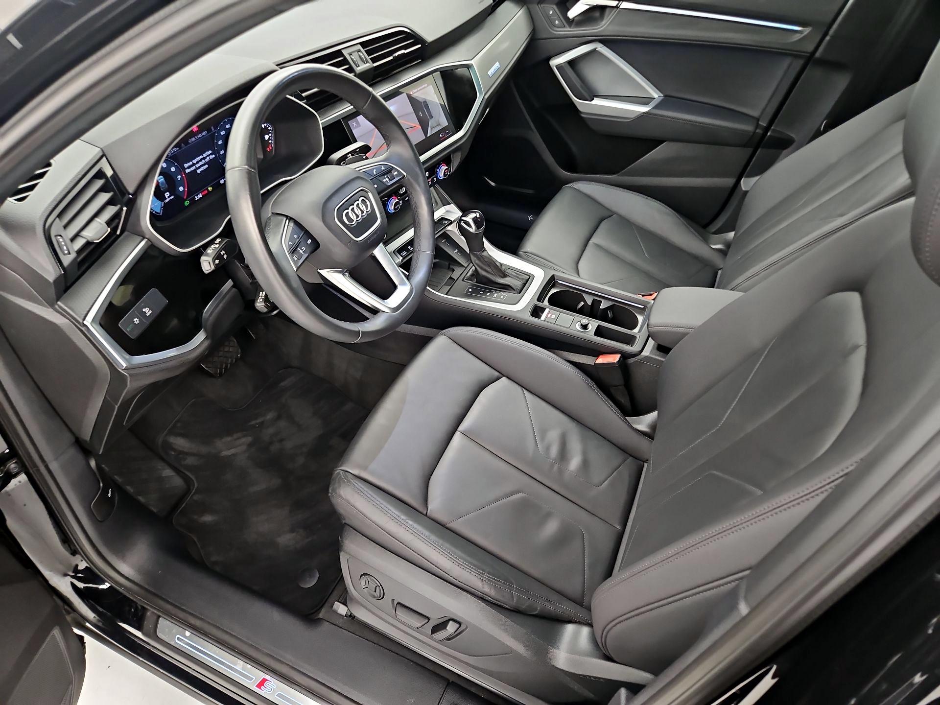Thumbnail: 2023 Audi Q3 - 11