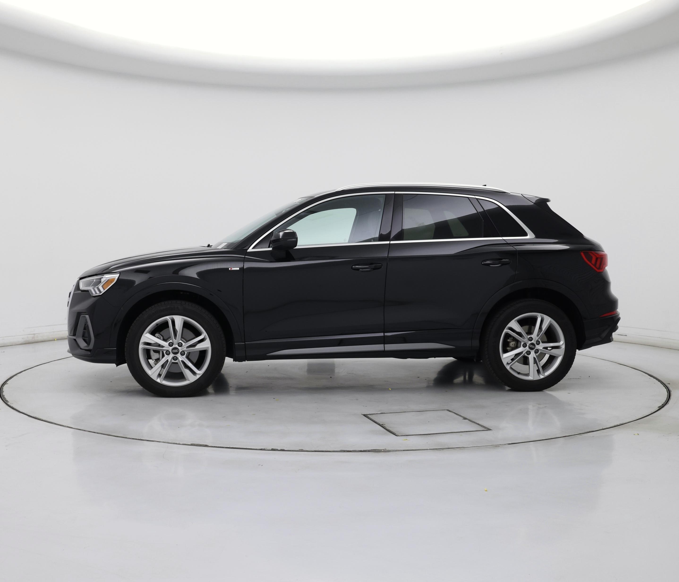 Thumbnail: 2023 Audi Q3 - 3