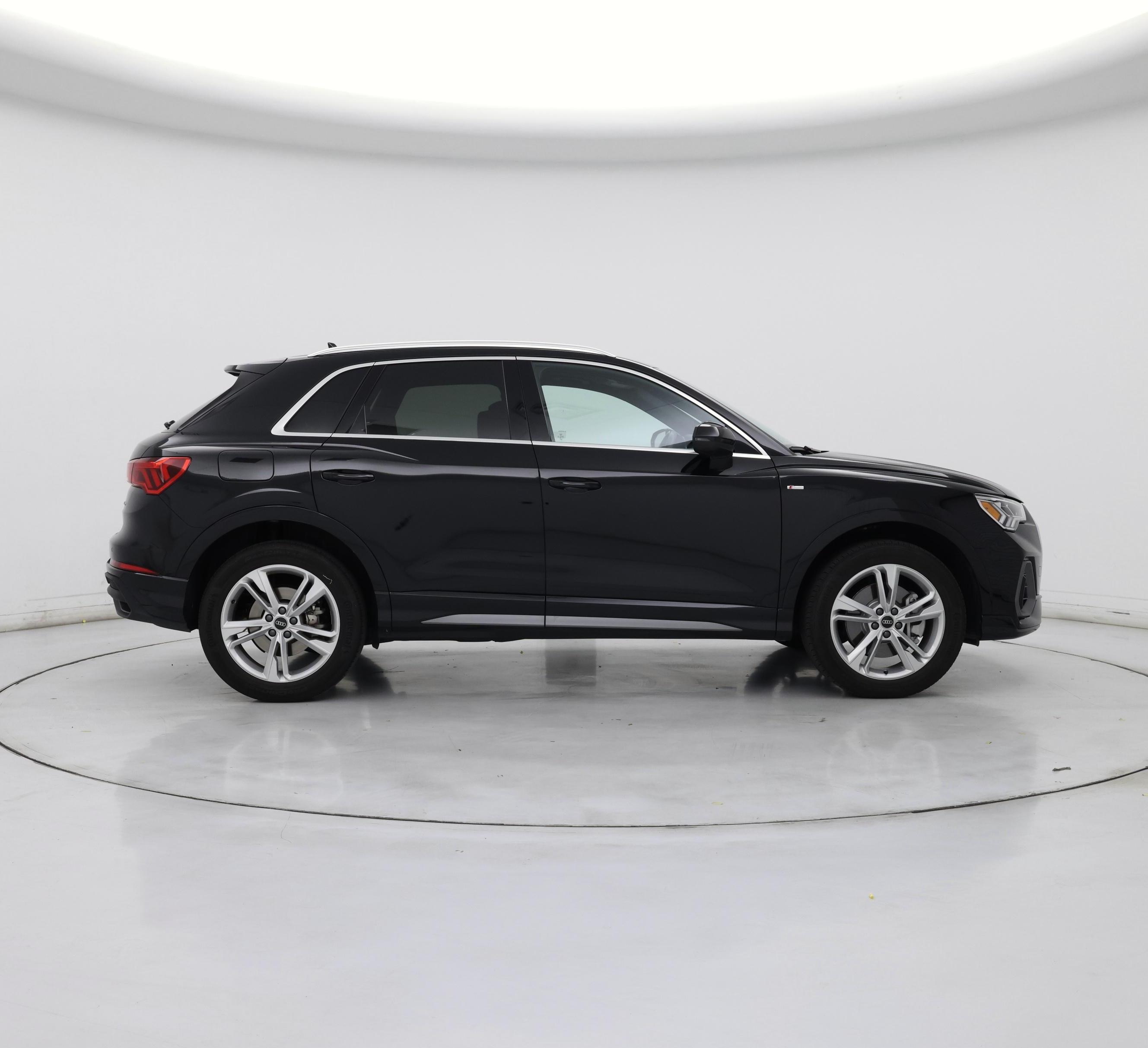 Thumbnail: 2023 Audi Q3 - 7