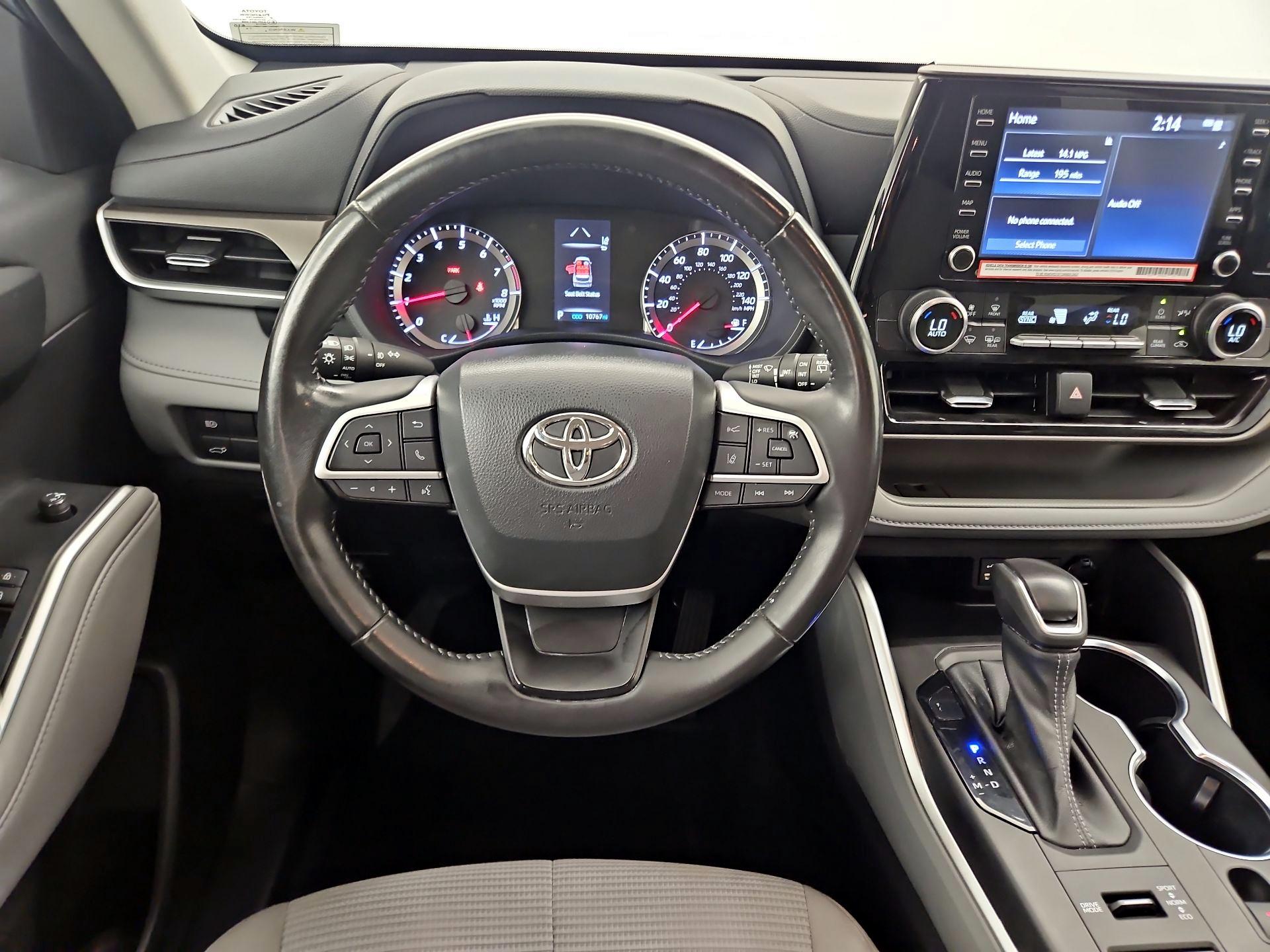Thumbnail: 2022 Toyota Highlander - 10