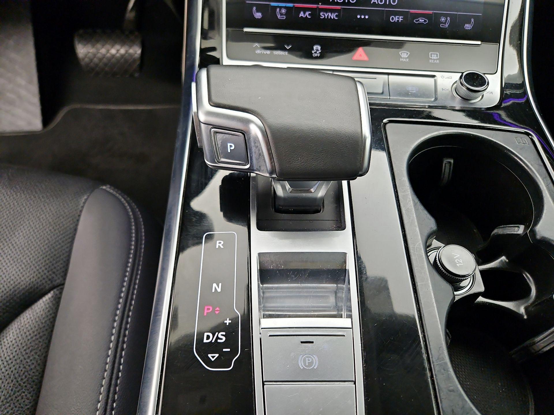 Thumbnail: 2023 Audi Q8 - 15