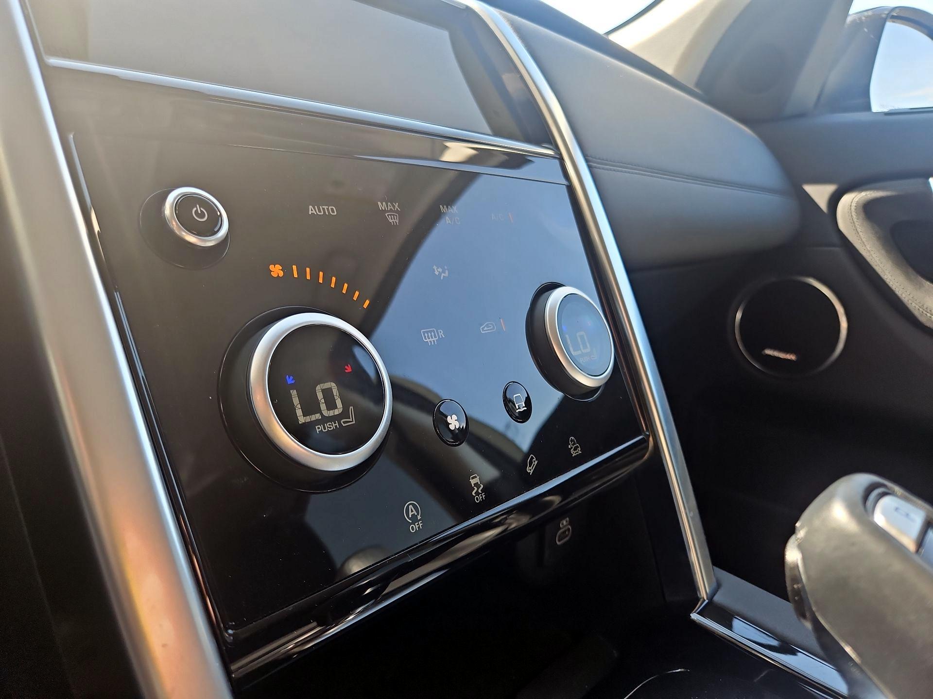Thumbnail: 2023 Land Rover Discovery Sport - 17