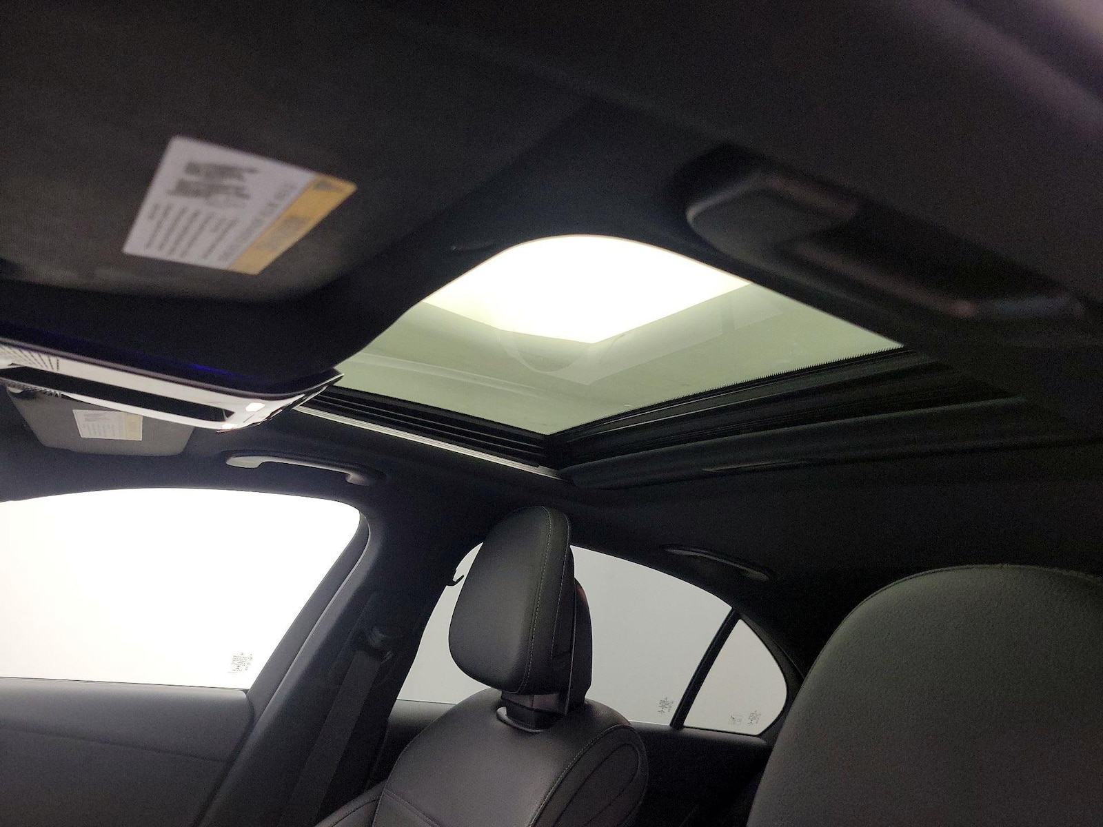 Sunroof(s) & Overhead Airbags