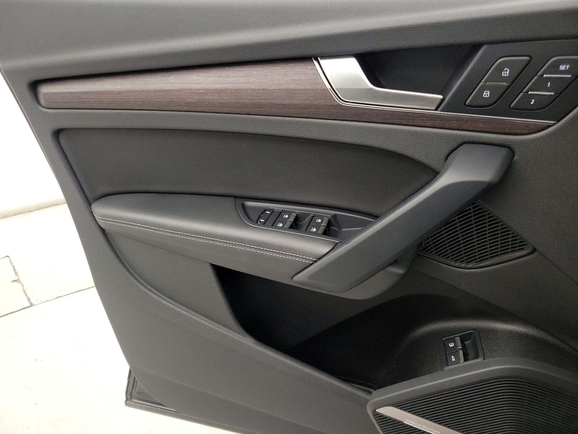 Thumbnail: 2021 Audi Q5 - 12
