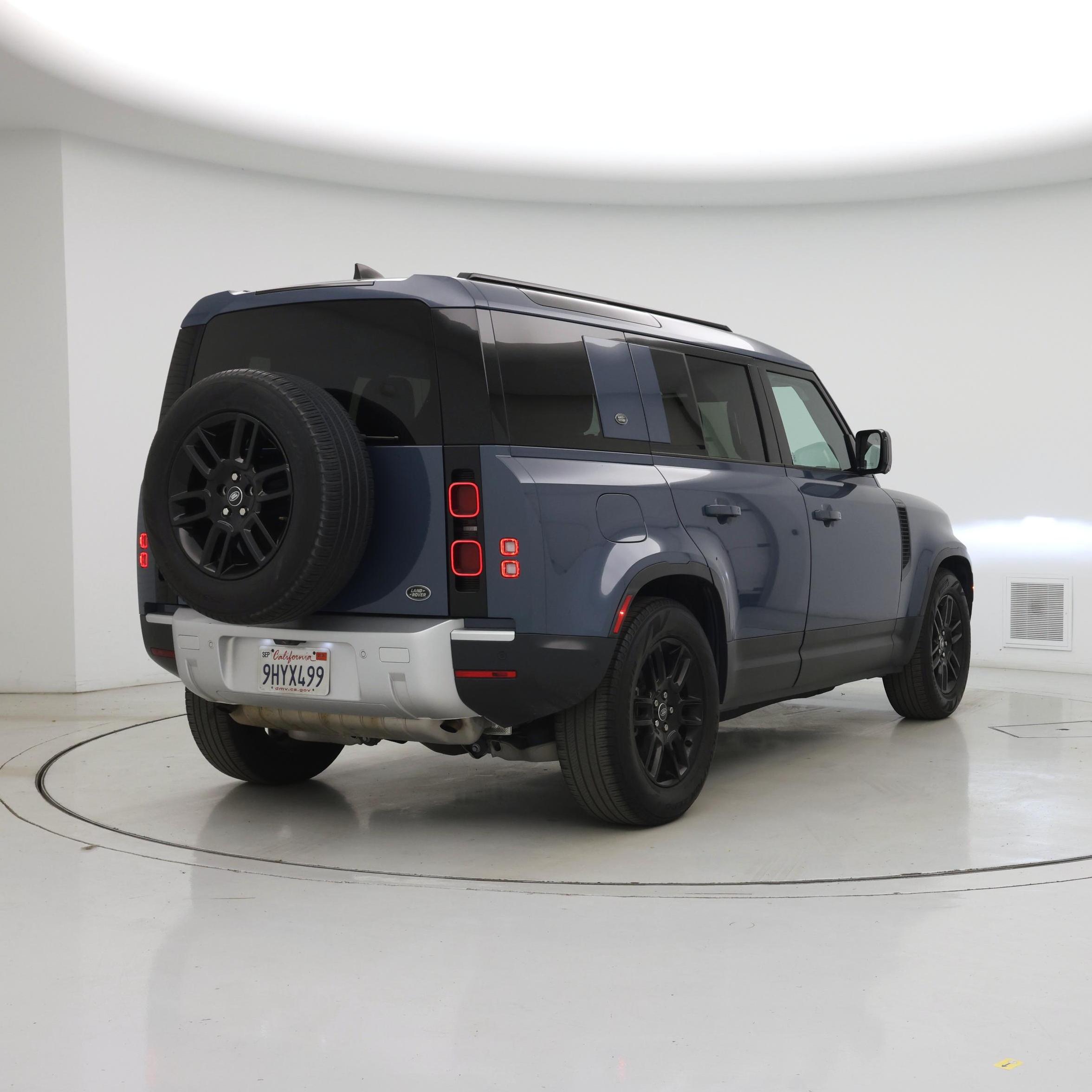 Thumbnail: 2023 Land Rover Defender - 8