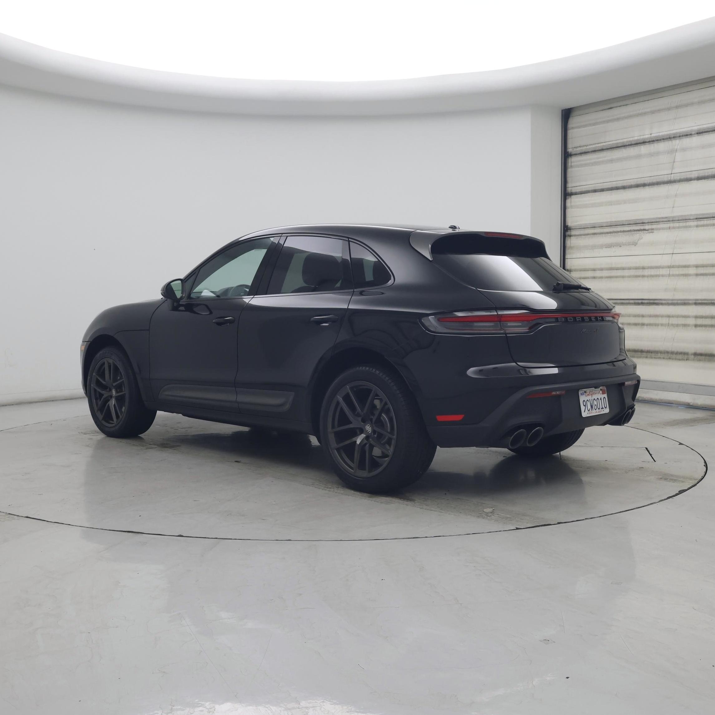 Thumbnail: 2023 Porsche Macan - 2