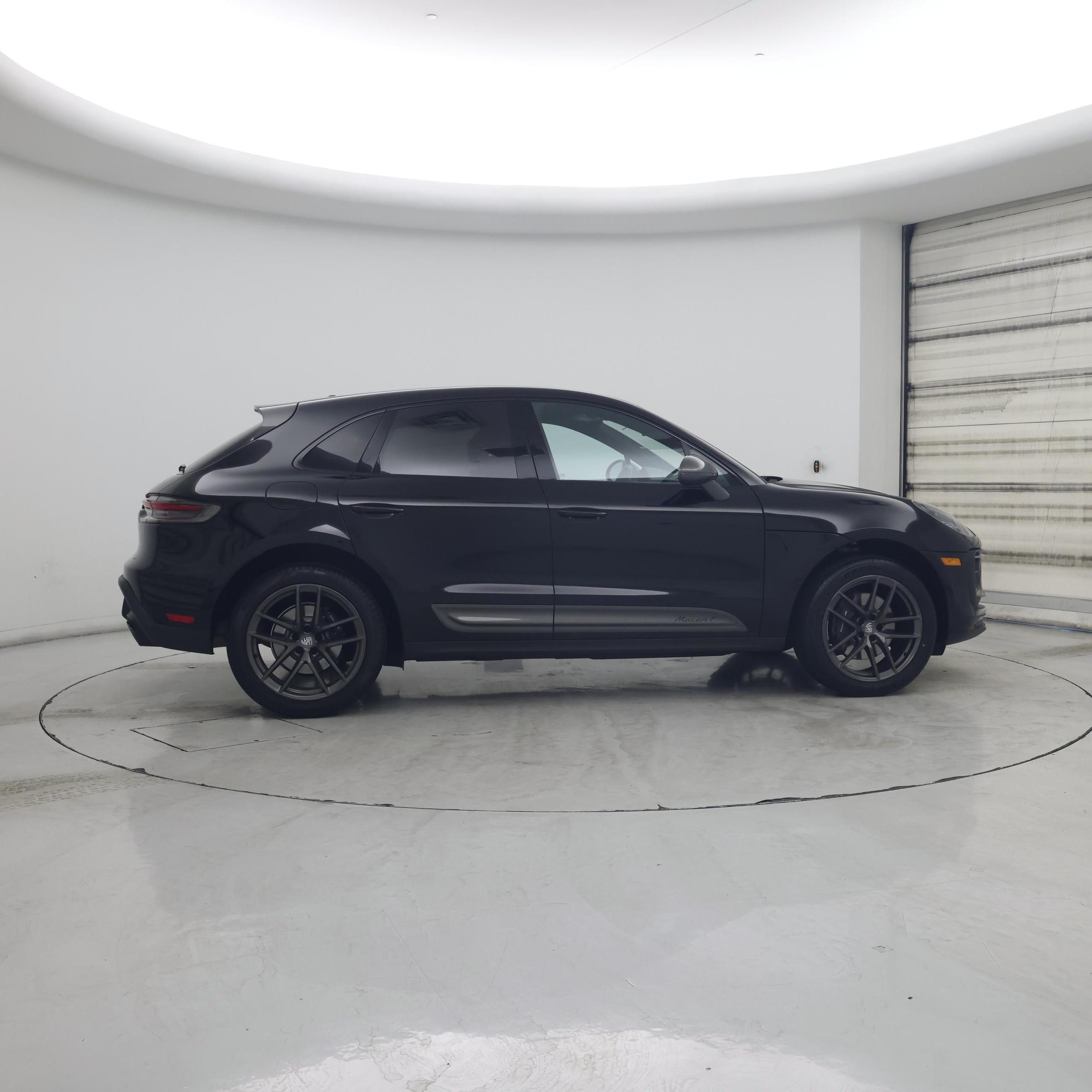 Thumbnail: 2023 Porsche Macan - 7