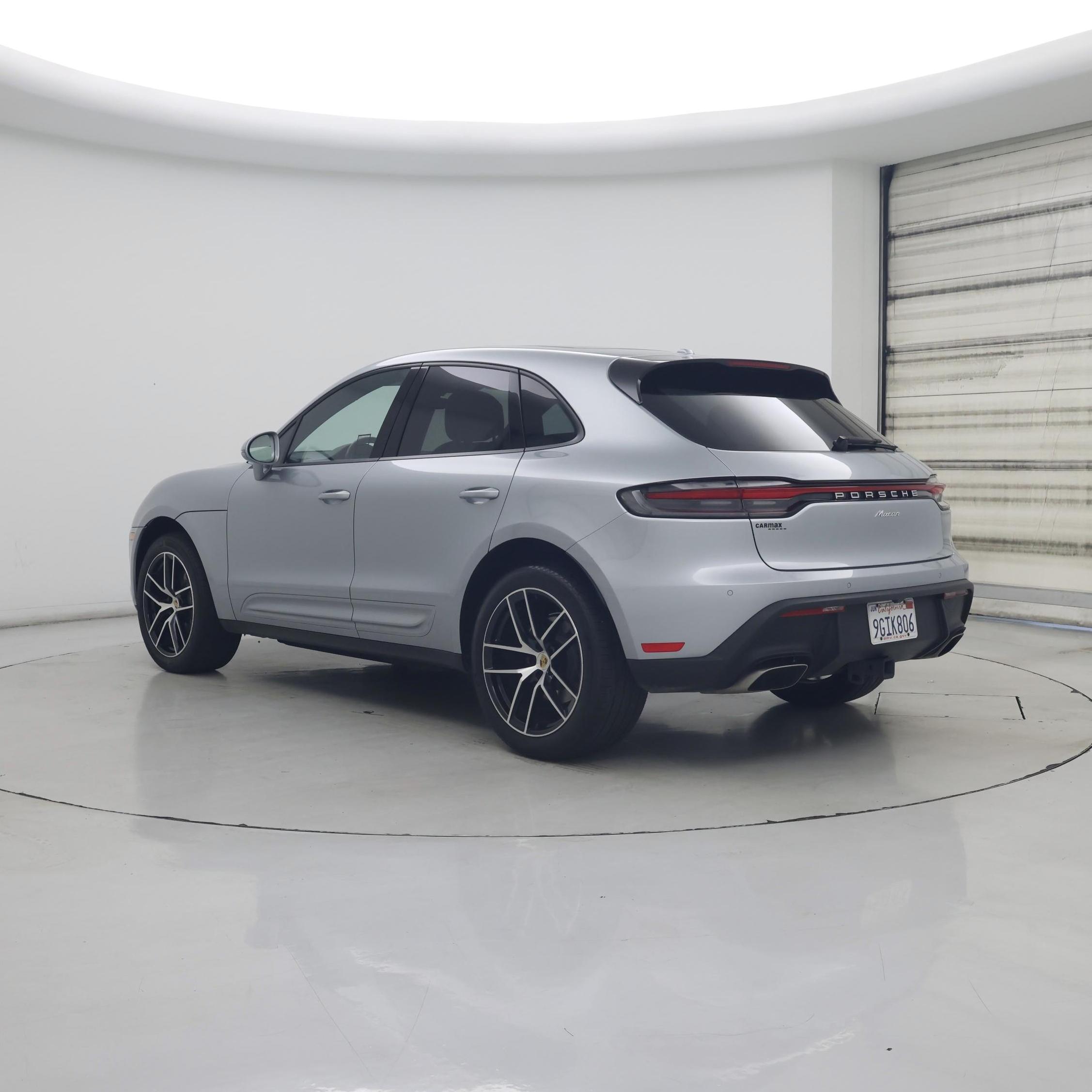 Thumbnail: 2022 Porsche Macan - 2