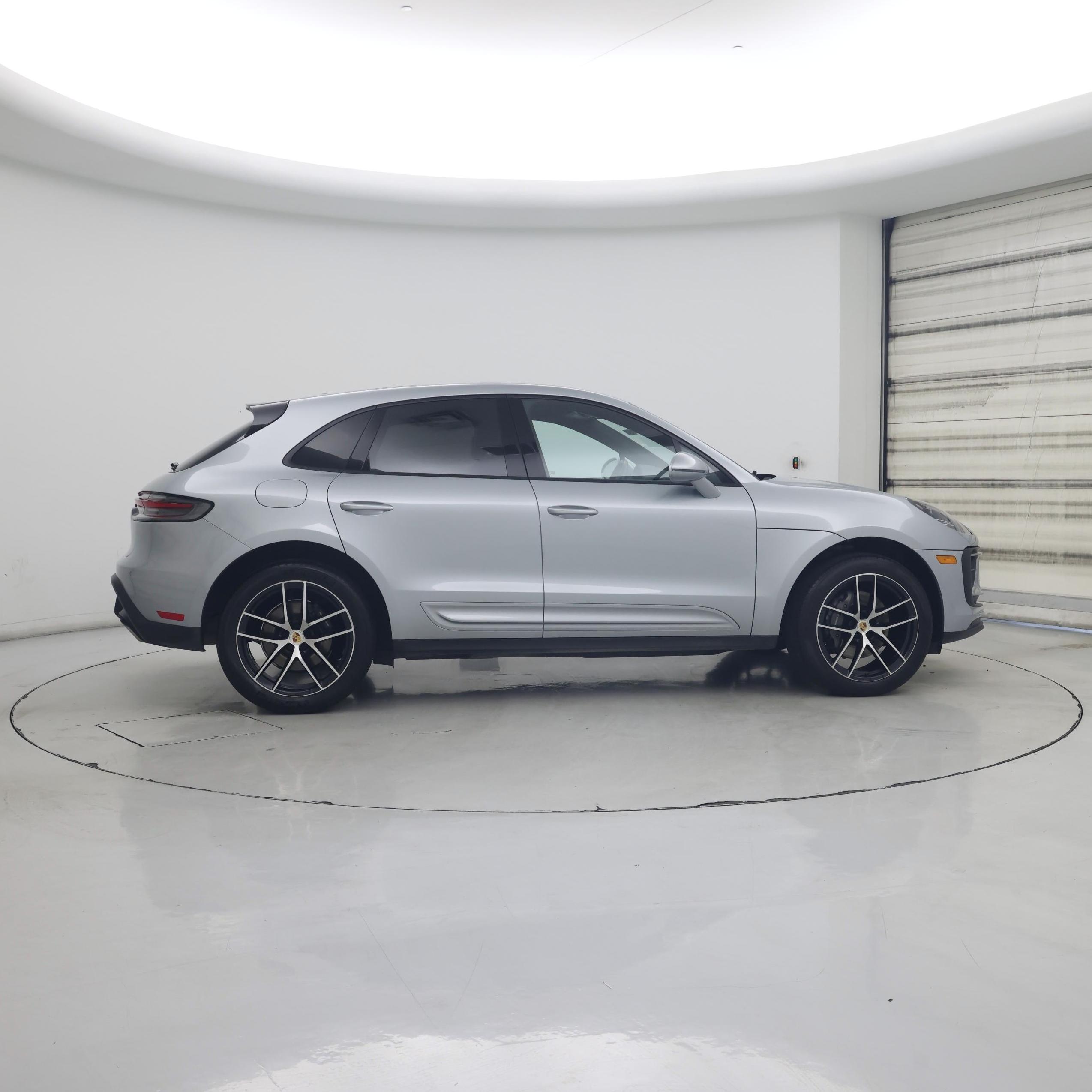 Thumbnail: 2022 Porsche Macan - 7