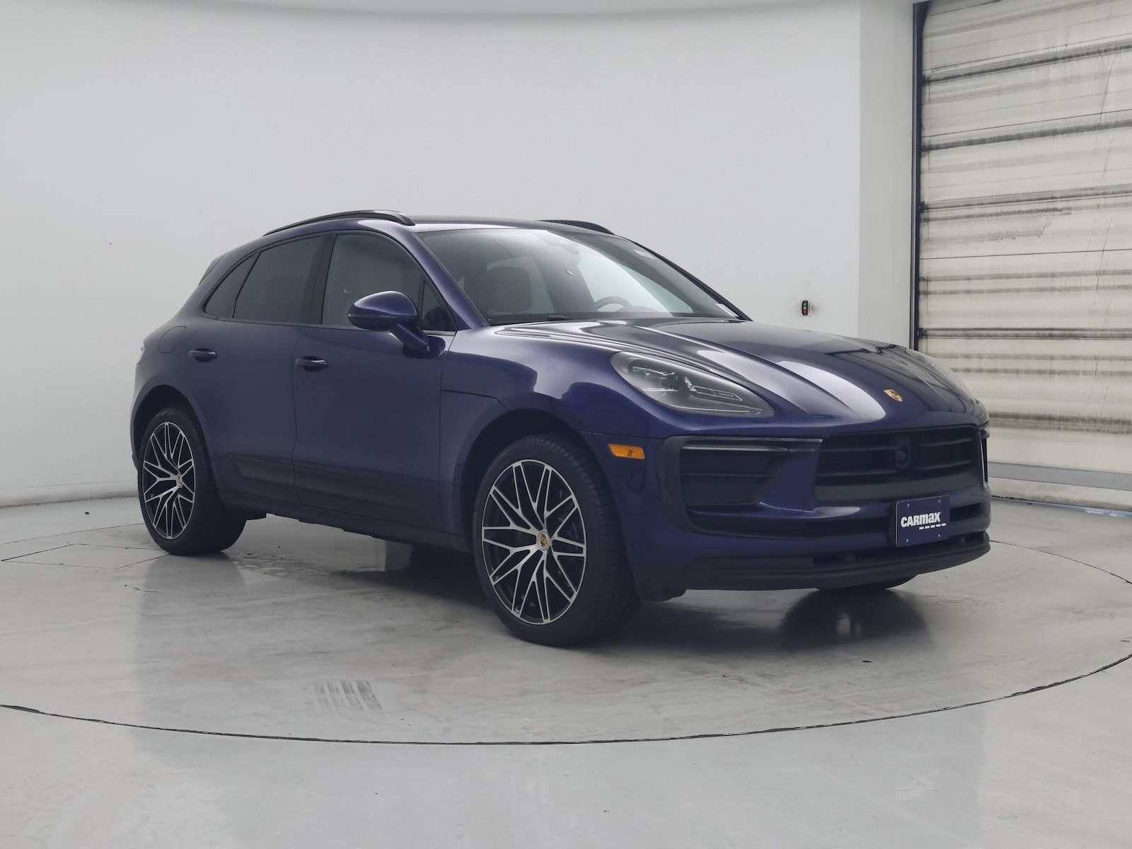 2023 Porsche Macan T - Photo 2