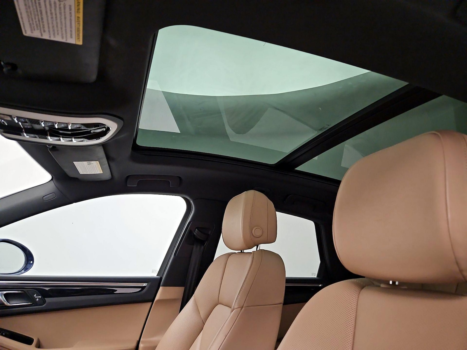 2023 Porsche Macan T - Photo 21