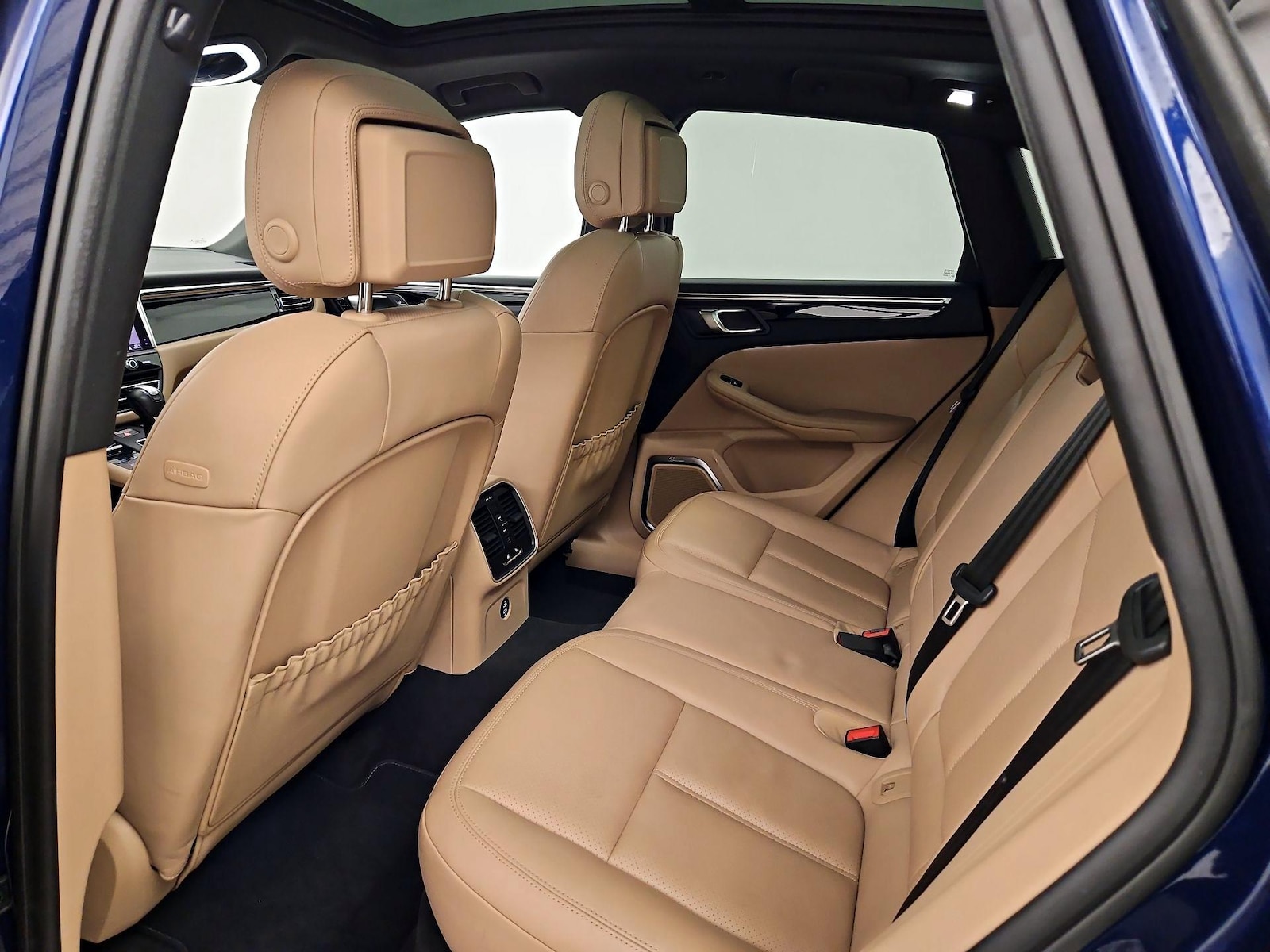 2023 Porsche Macan T - Photo 22