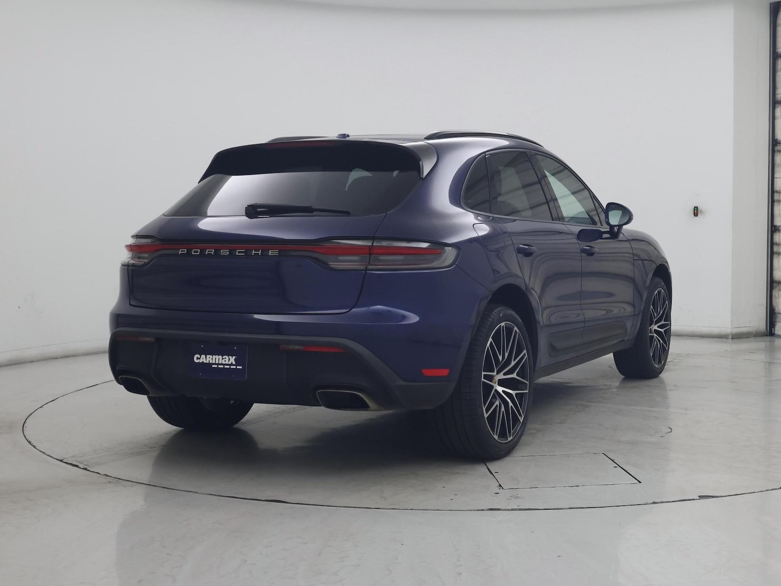 2023 Porsche Macan T - Photo 9