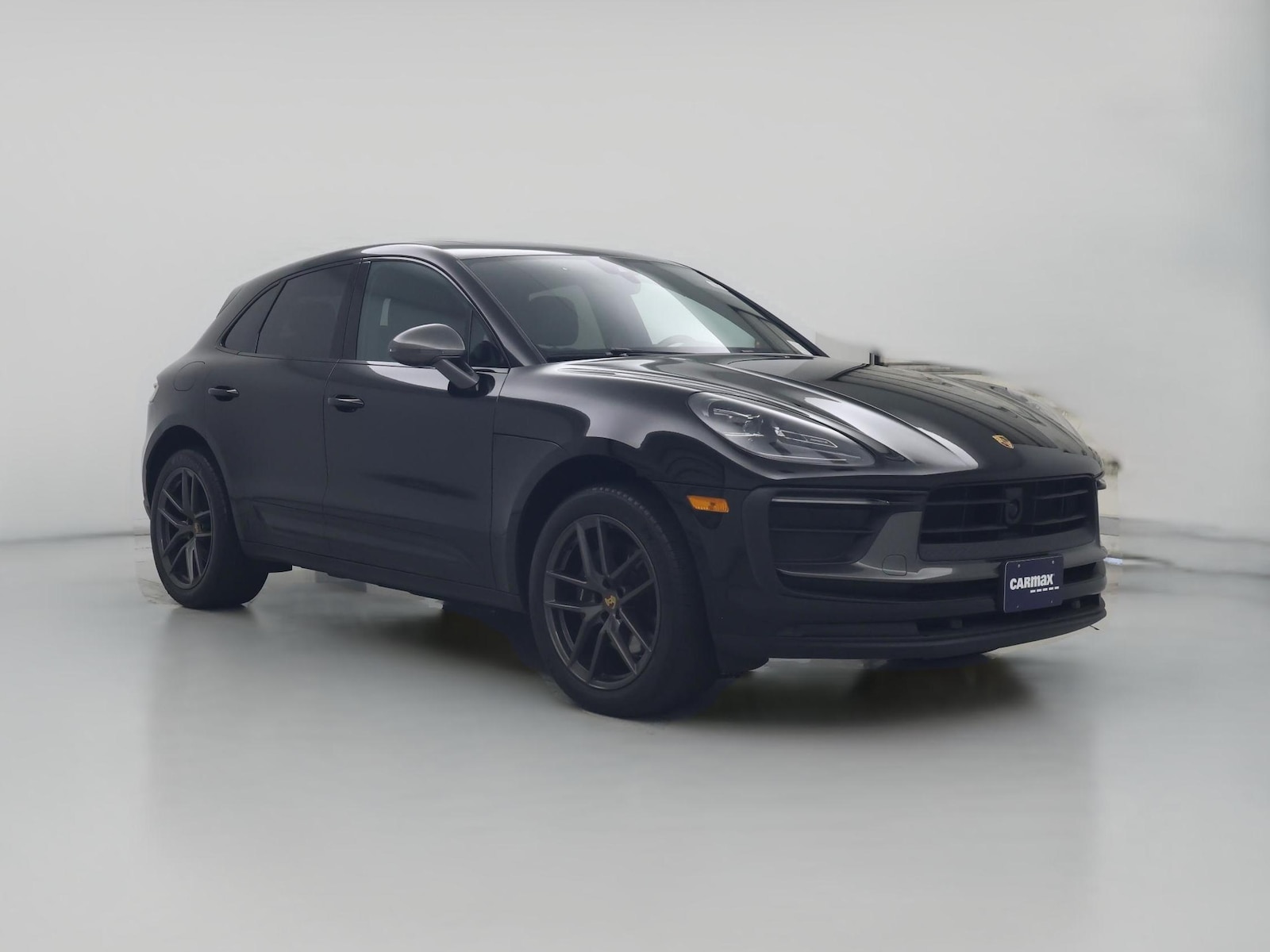 2023 Porsche Macan T - Photo 1