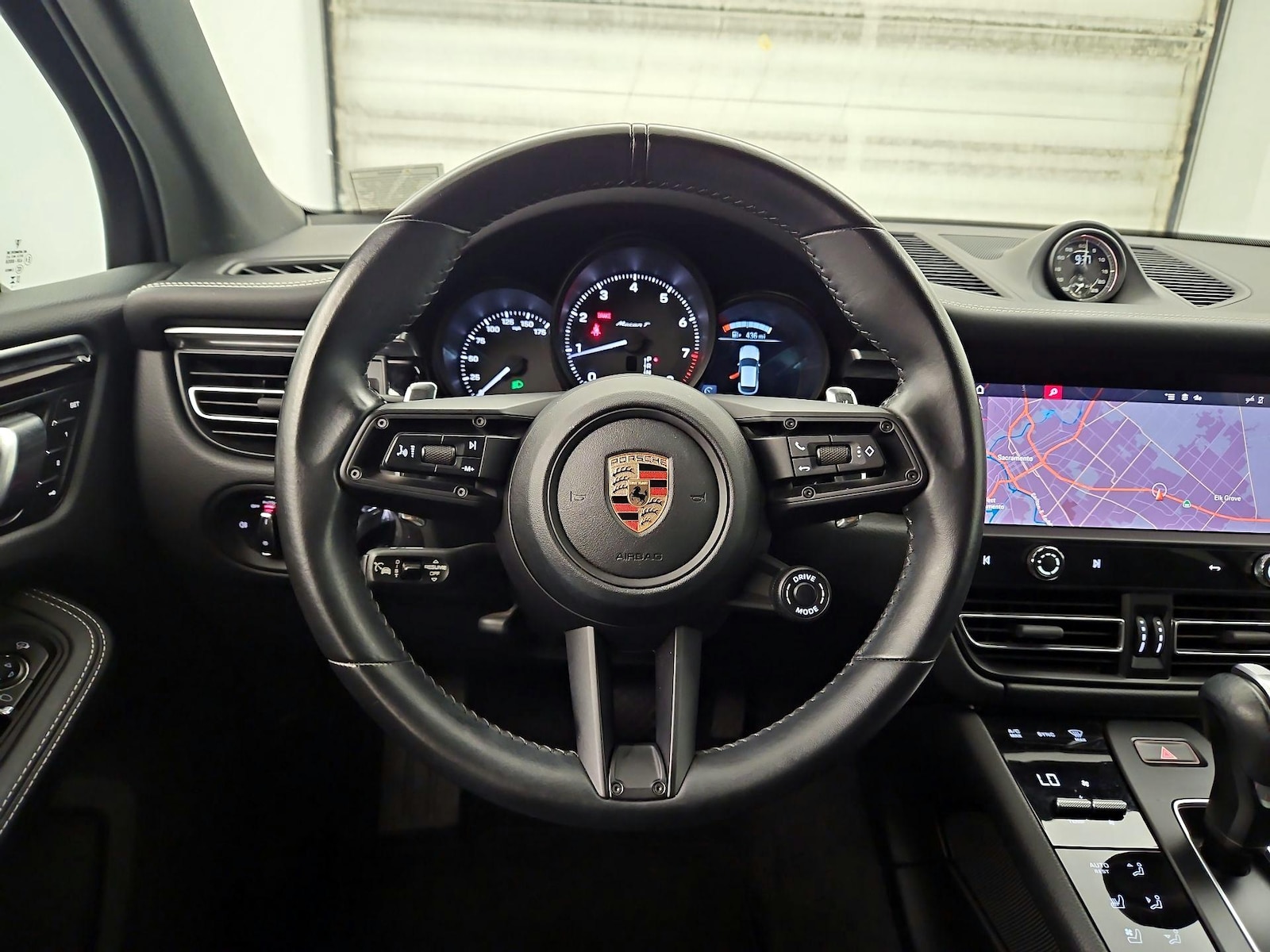 2023 Porsche Macan T - Photo 11