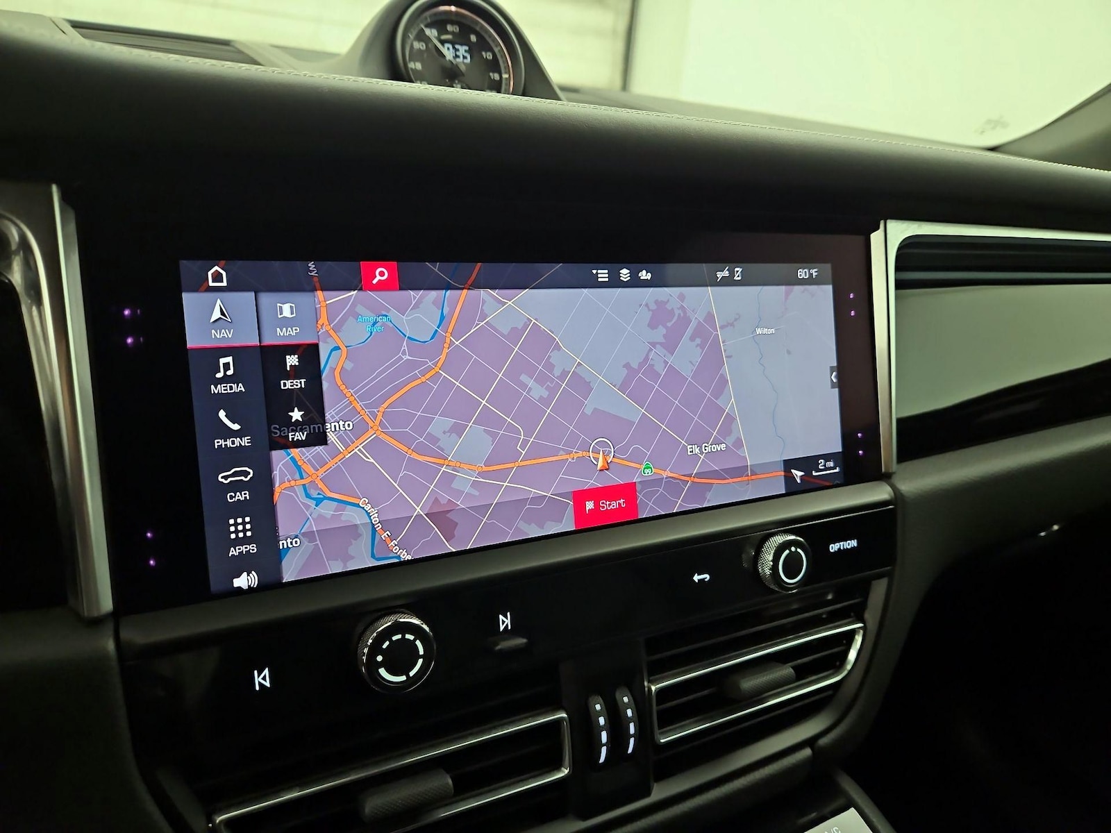 2023 Porsche Macan T - Photo 15