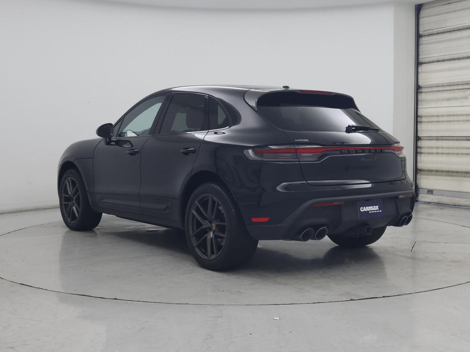 2023 Porsche Macan T - Photo 3