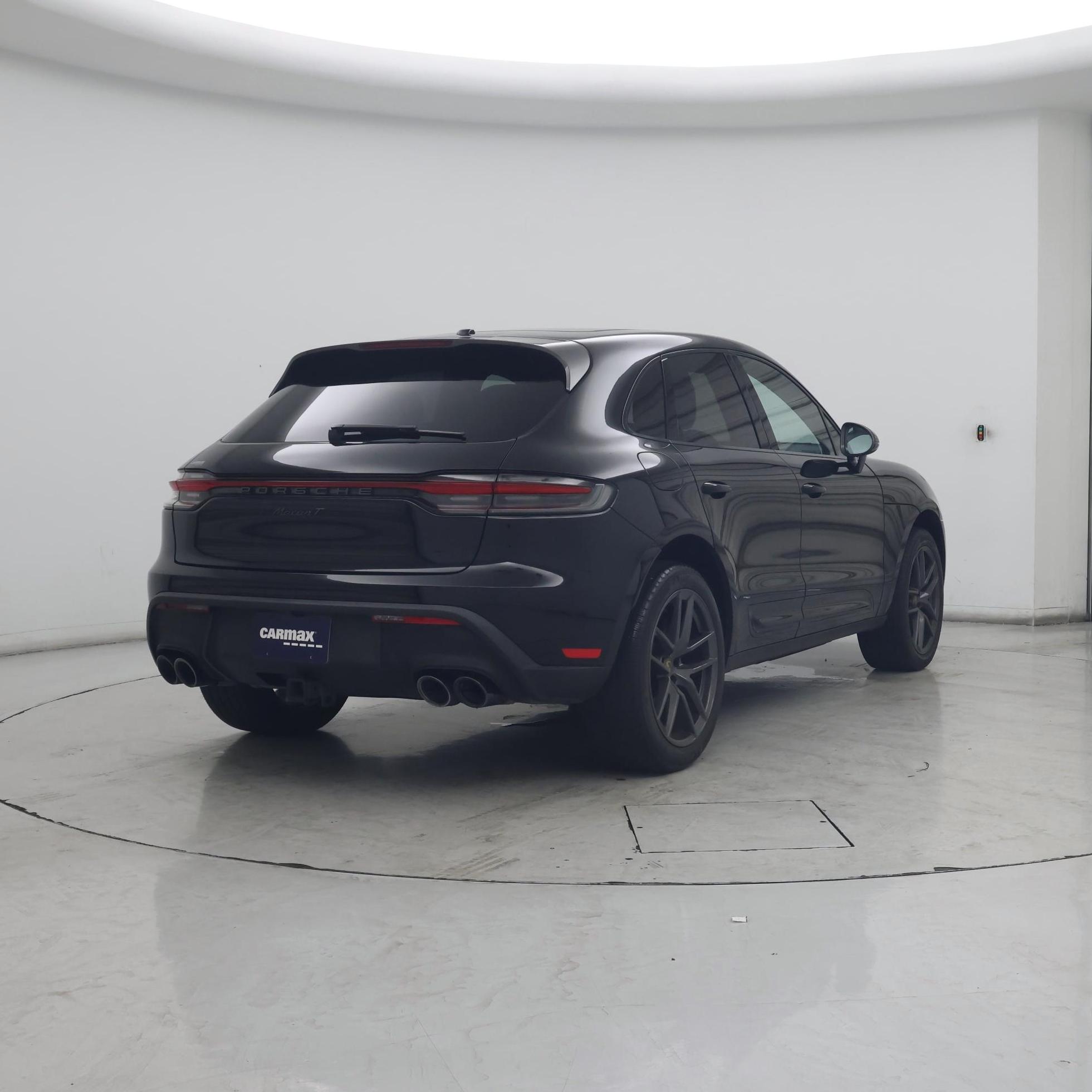 Thumbnail: 2023 Porsche Macan - 8