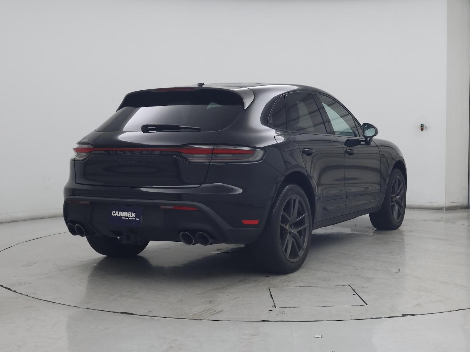 2023 Porsche Macan T - Photo 9