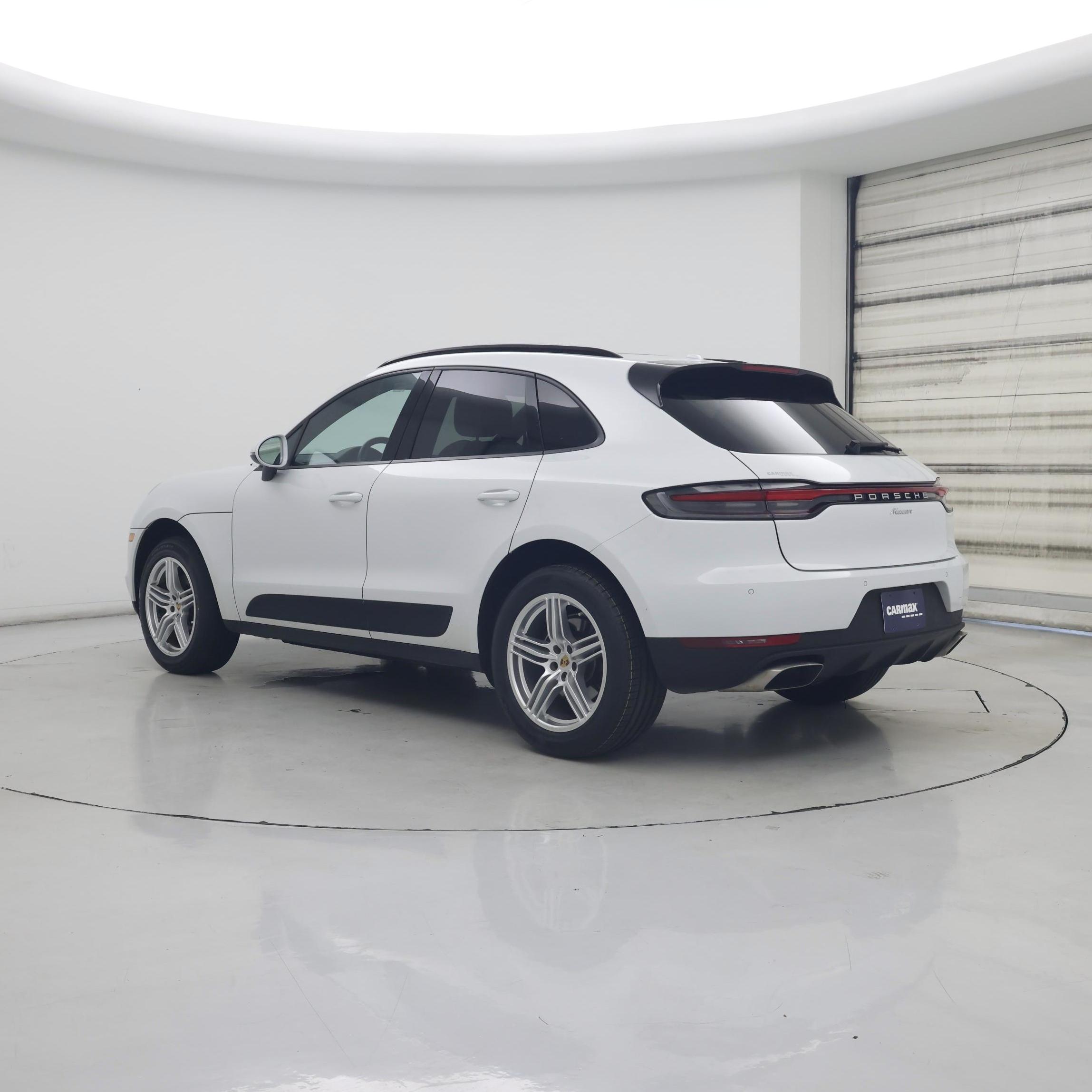 Thumbnail: 2020 Porsche Macan - 2