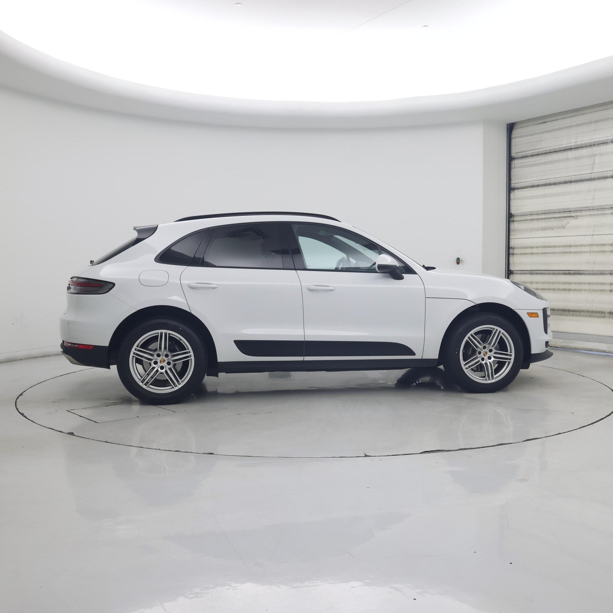 Thumbnail: 2020 Porsche Macan - 7