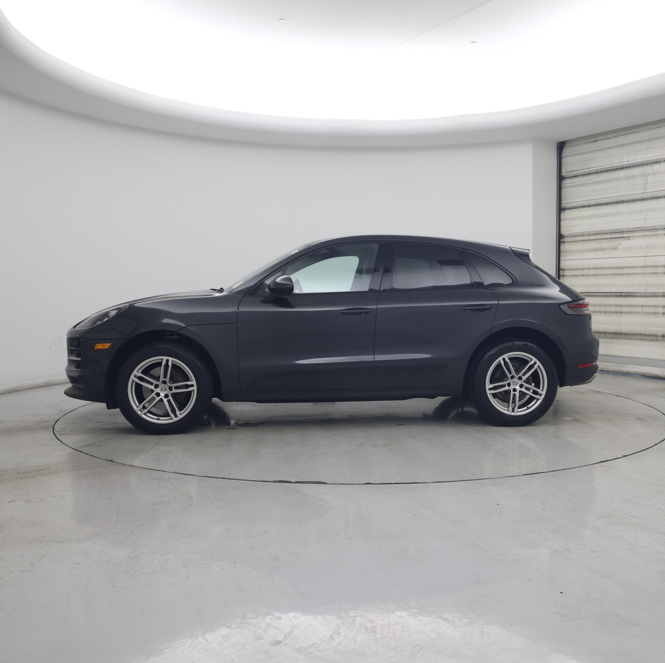 Thumbnail: 2021 Porsche Macan - 3