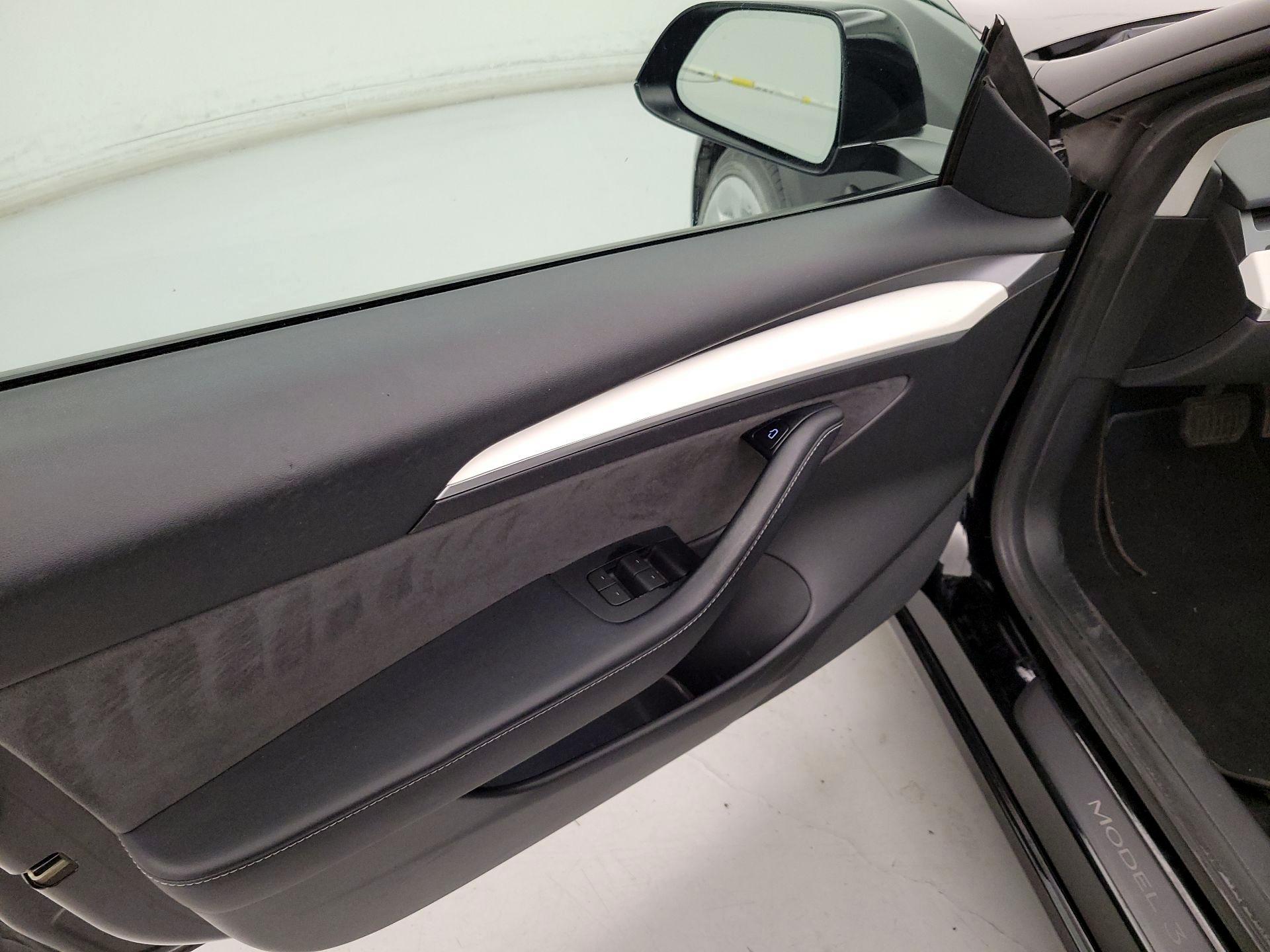Thumbnail: 2022 Tesla Model 3 - 12